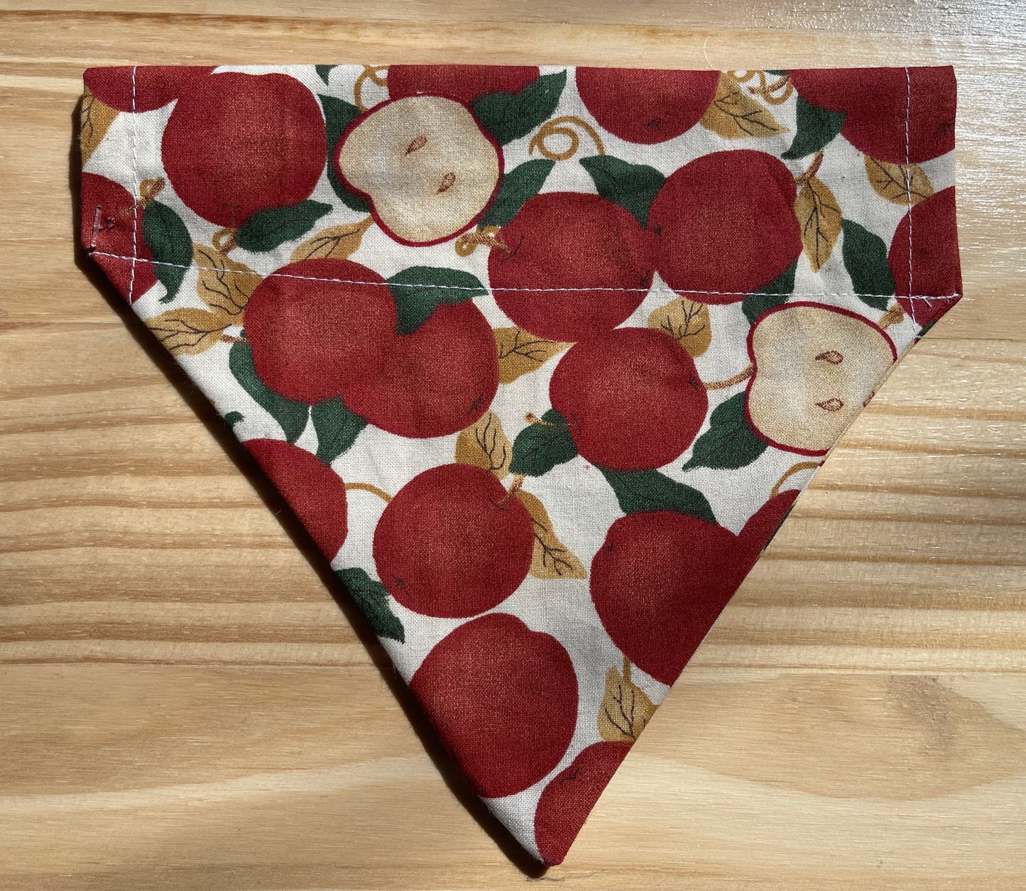 APPLE FABRIC CAT AND DOG BANDANAS Easy Slide over Collar