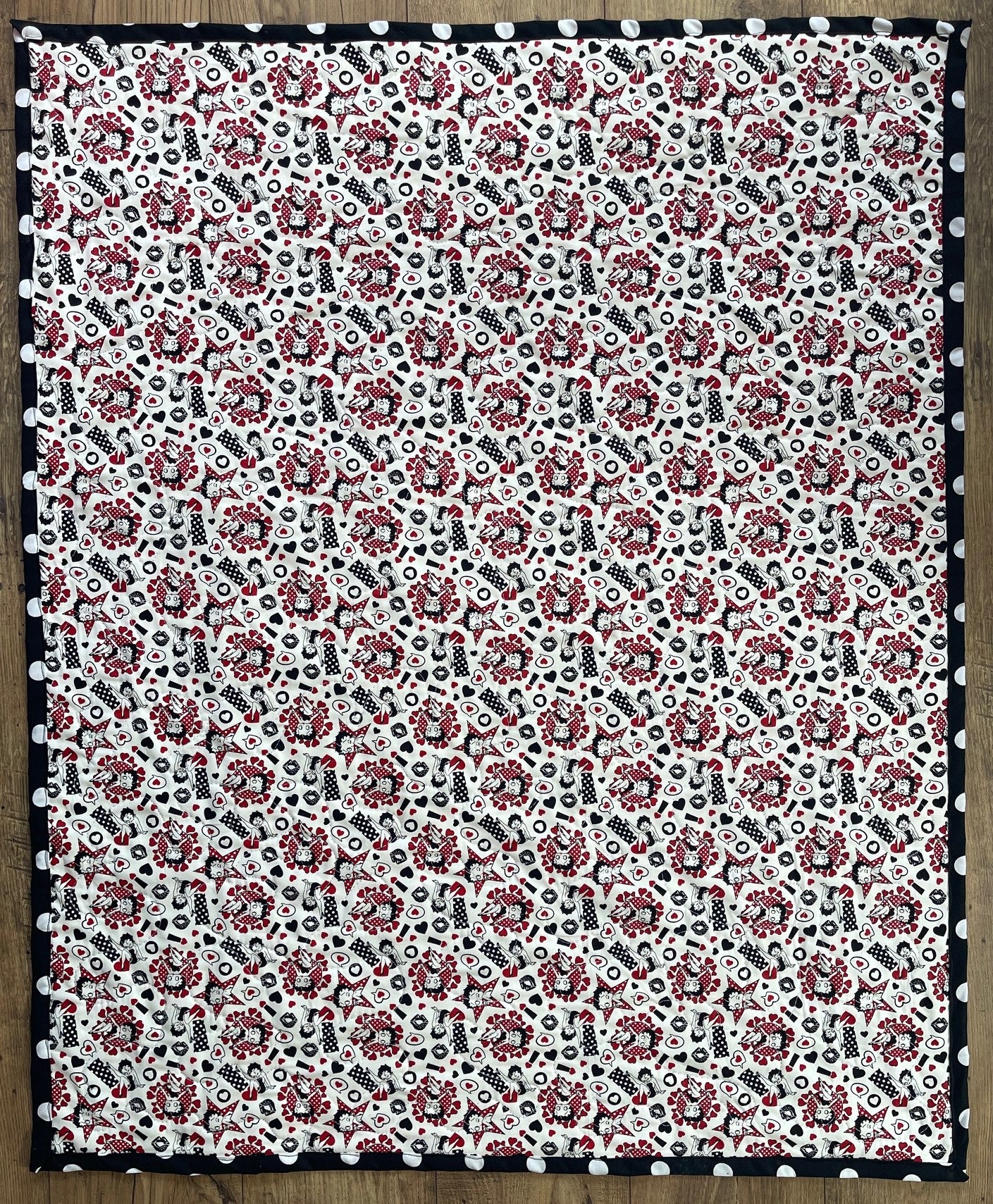 BETTY BOOP CARTOON INSPIRED QUILTED BLANKET