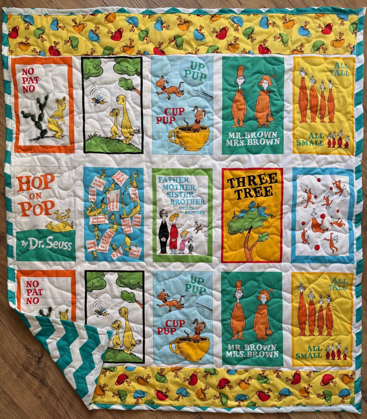 DR. SEUSS CLASSICS HOP ON POP Inspired Quilted Blanket 40"x45"