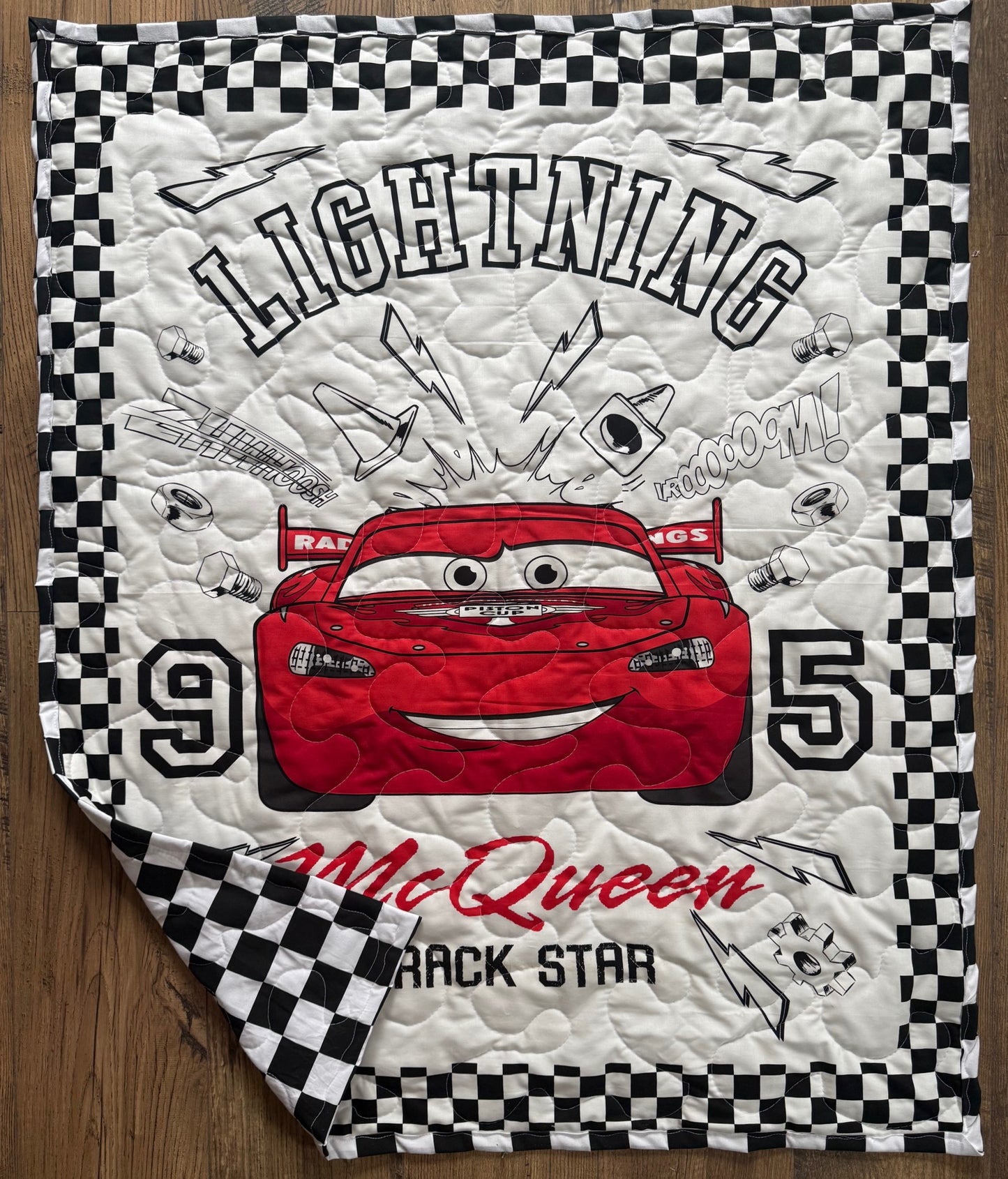CARS 95 LIGHTING MCQUEEN GARAGE INSPIRED QUILTED BLANKET