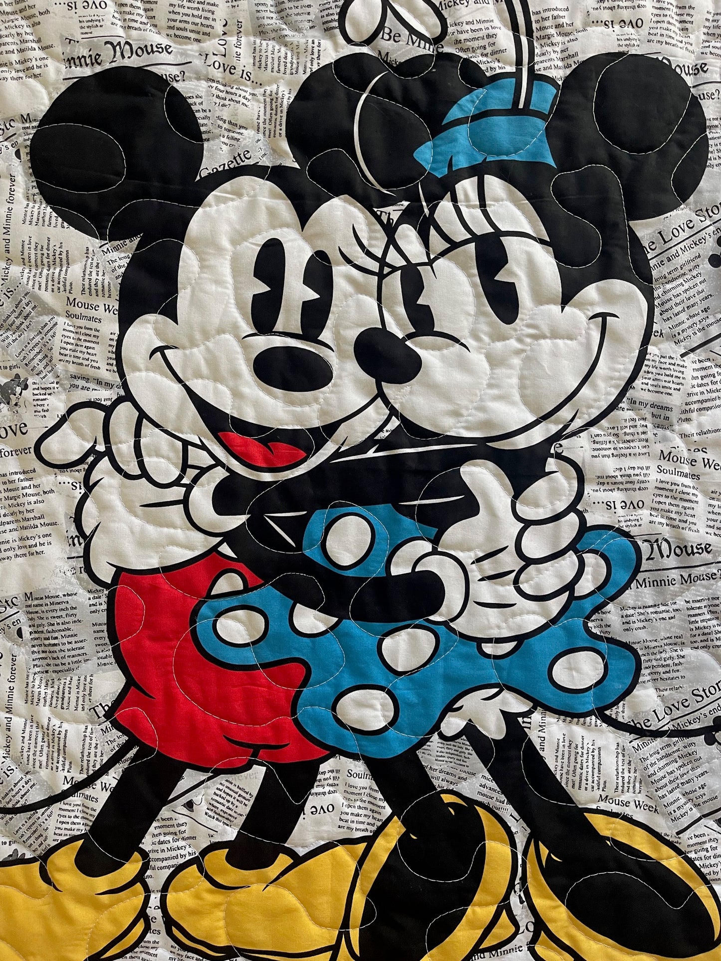 MICKEY MOUSE & MINNIE MOUSE *CRAZY IN LOVE* Inspired Quilted Blanket