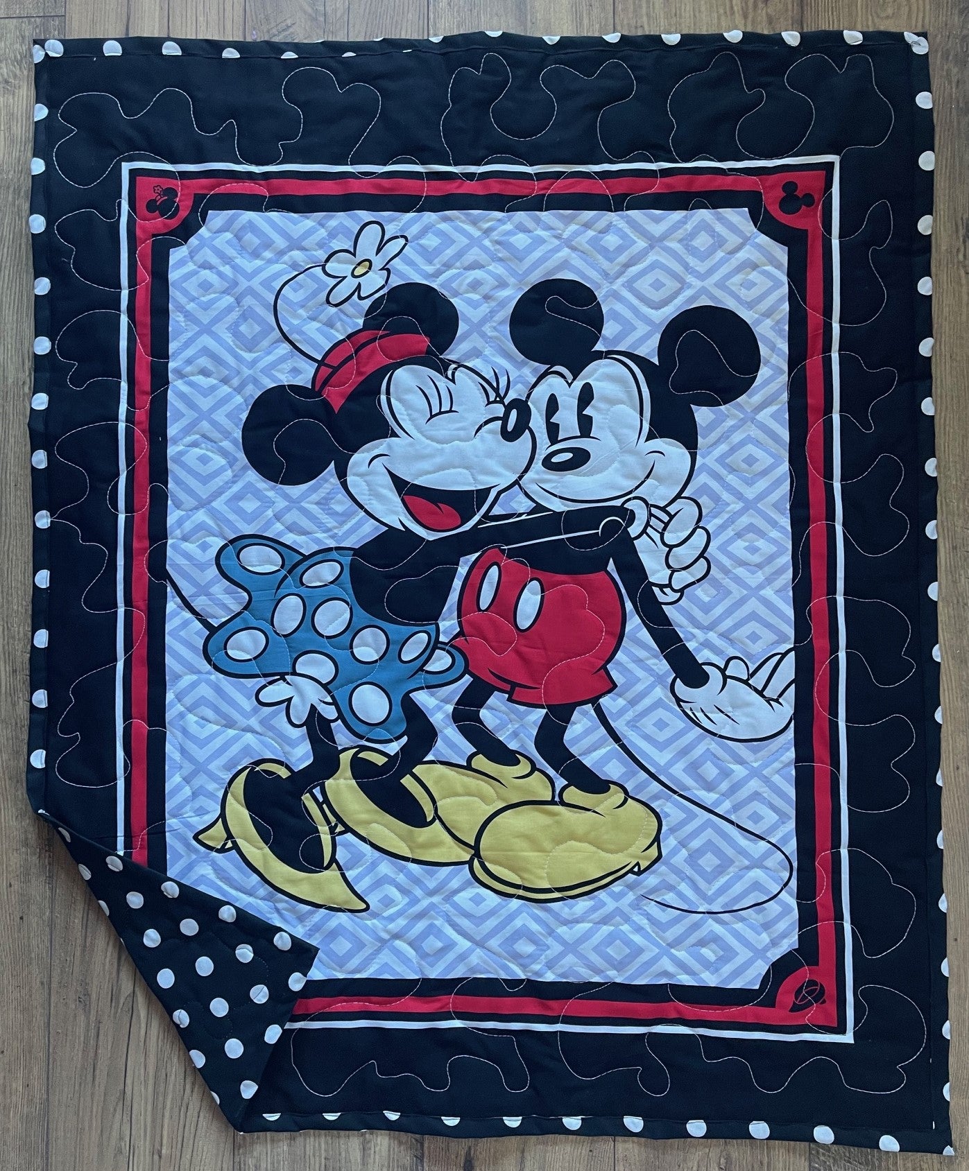 MICKEY MOUSE & MINNIE MOUSE Inspired Quilted Blanket