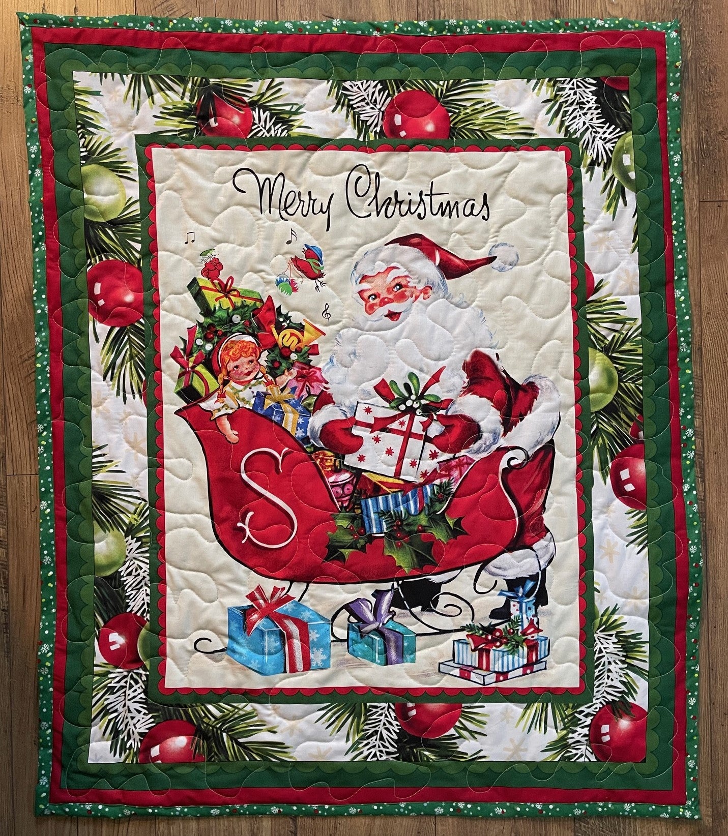 VINTAGE MERRY CHRISTMAS SANTA AND HIS SLEIGH OF TOYS Quilted Blanket