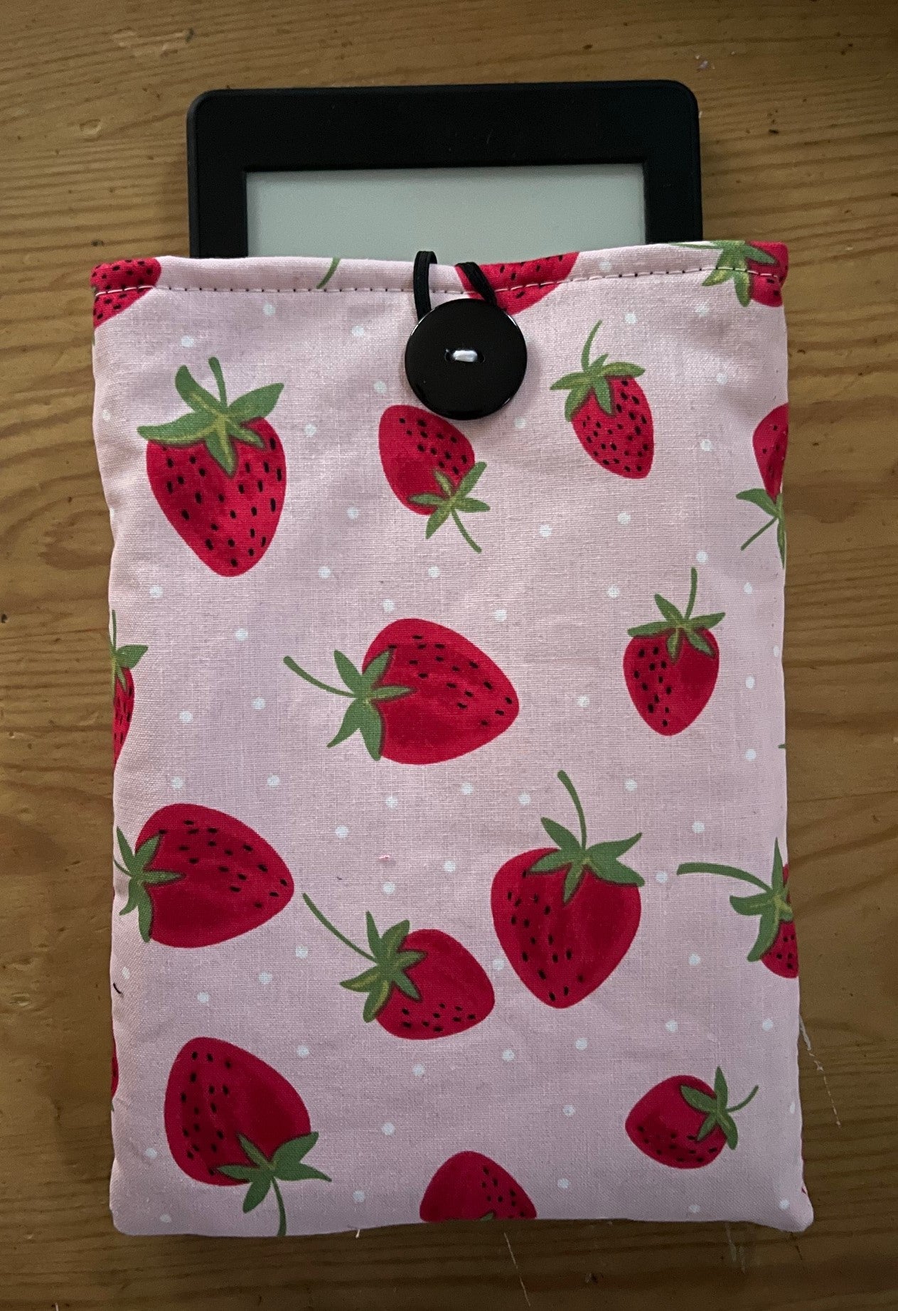 STRAWBERRY KINDLE SLEEVE Padded Pouch fits 6" 7" Models