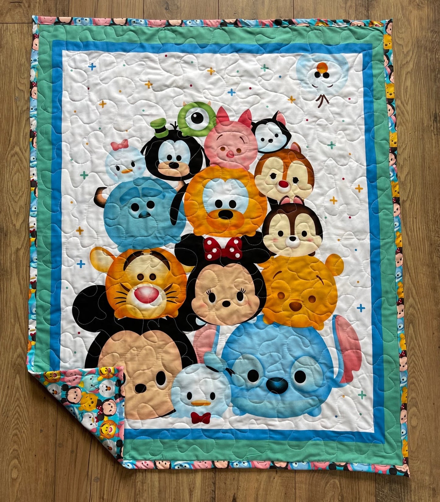 CHARACTERS TSUM TSUM 36"X44"Quilted Blanket