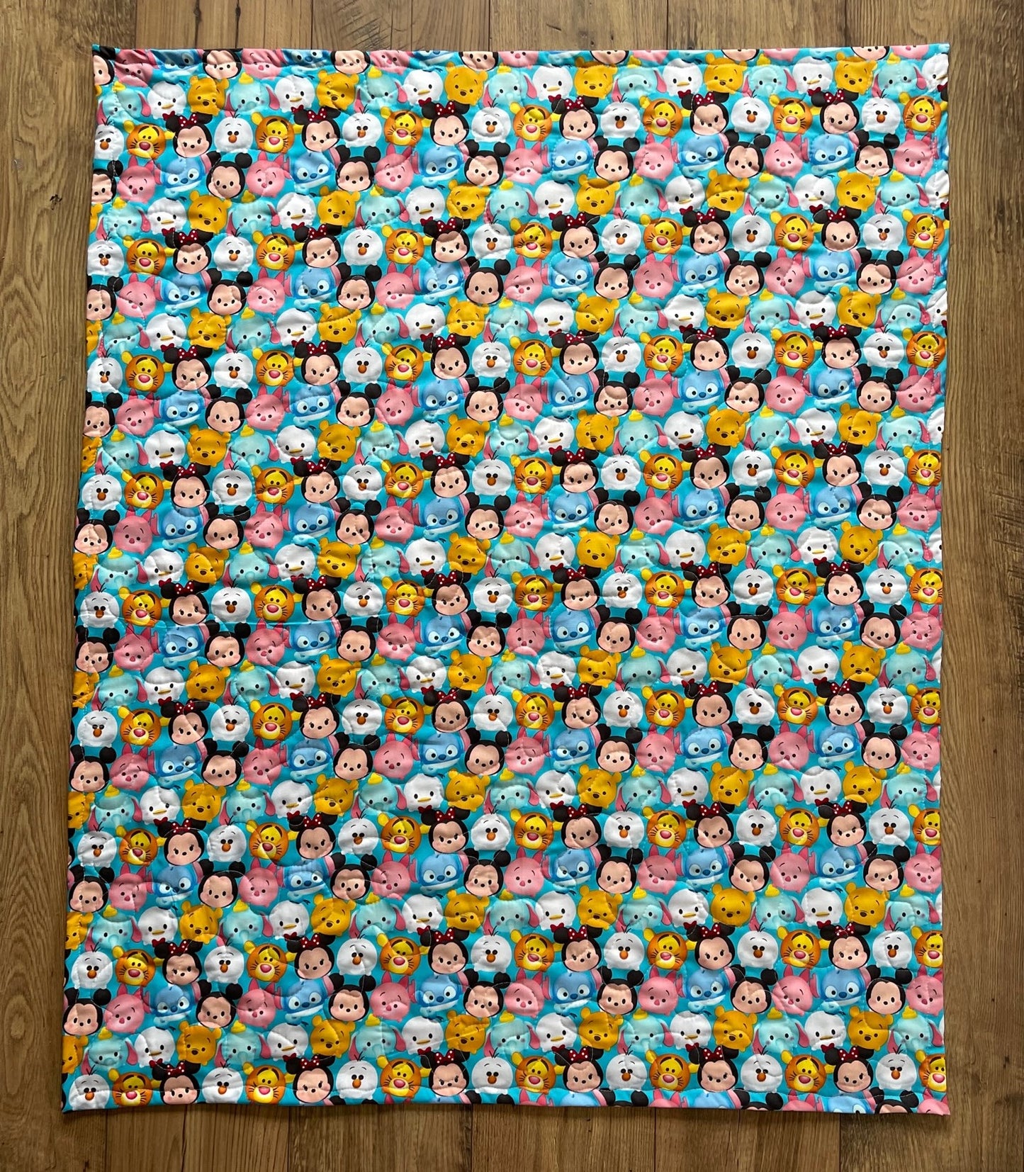 CHARACTERS TSUM TSUM 36"X44"Quilted Blanket