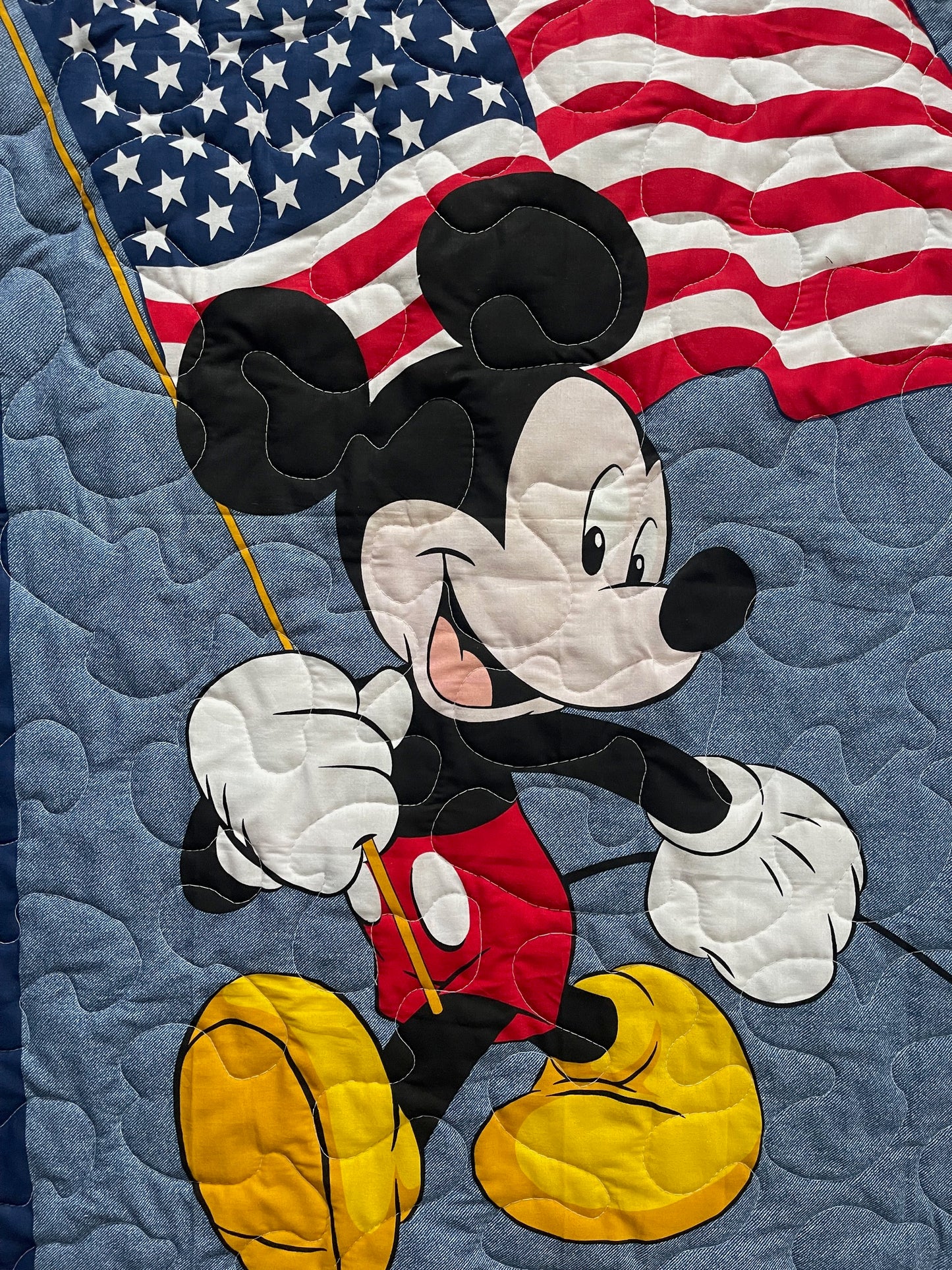 PATRIOTIC MICKEY MOUSE USA FLAG *PROUD TO BE AMERICAN* Inspired Quilted Blanket