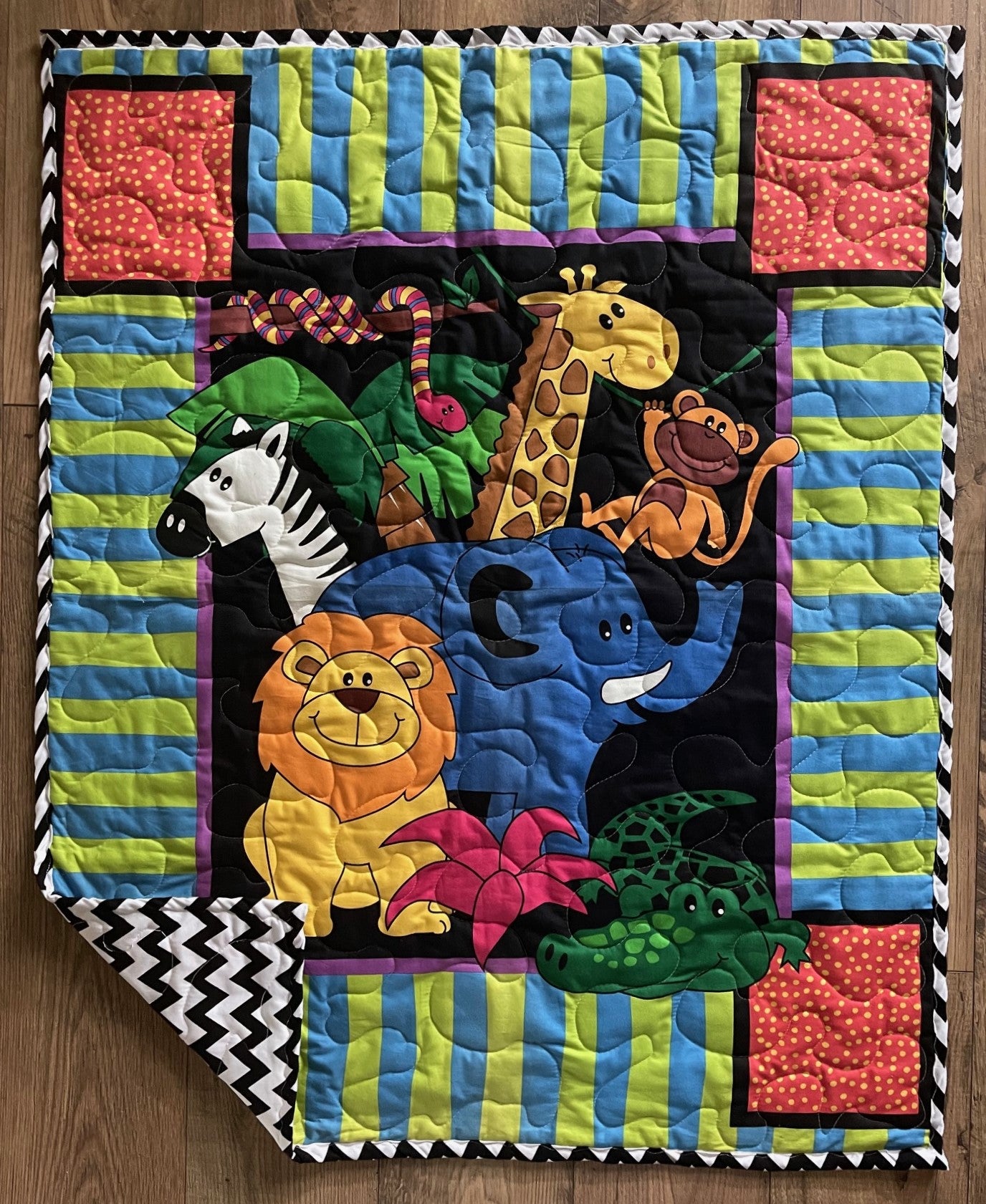 SAFARI JUNGLE ANIMALS QUILTED BLANKET