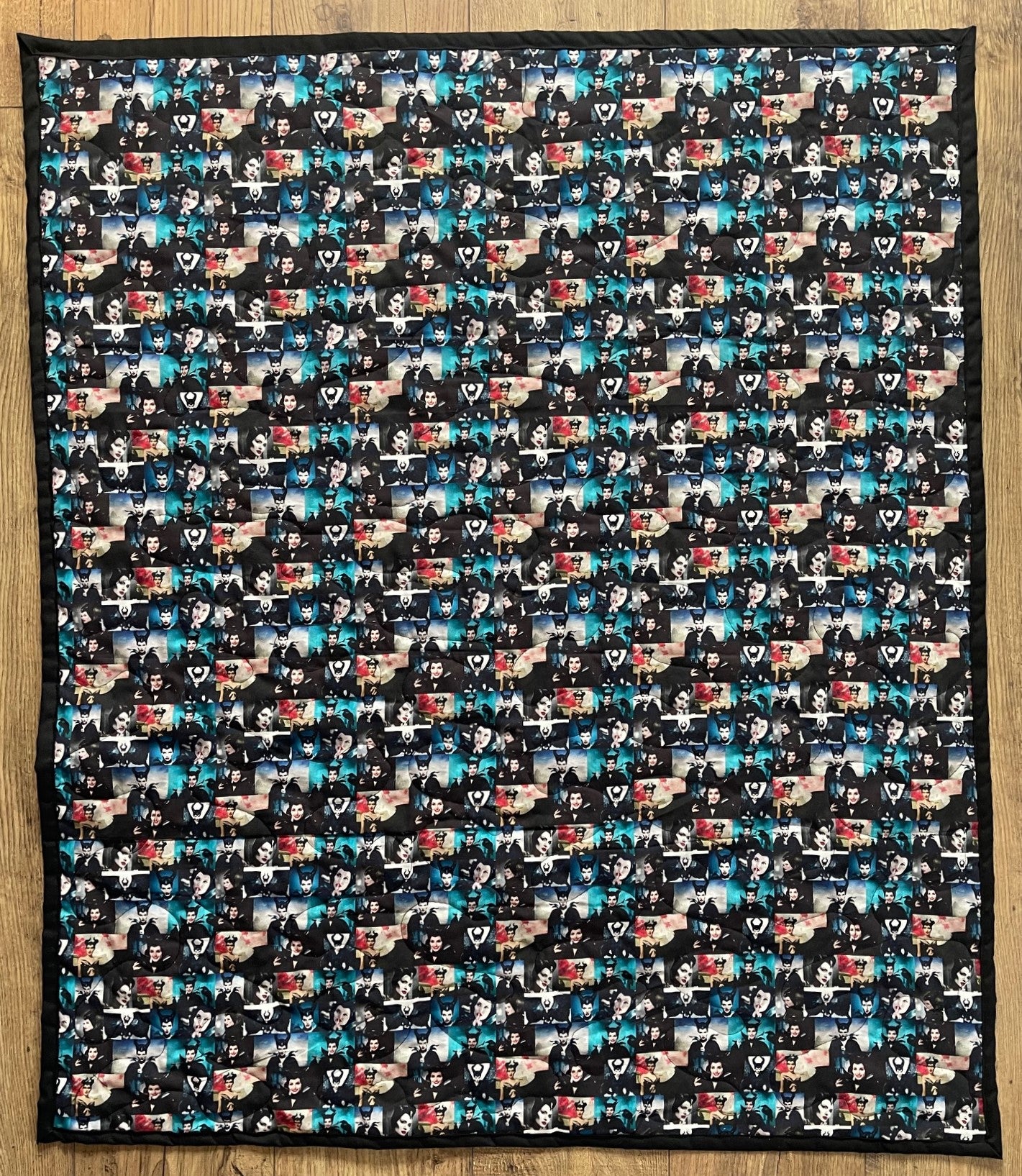 DISNEY SLEEPING BEAUTY VILLAIN MALEFICENT MOVIE SCENES INSPIRED QUILTED BLANKET