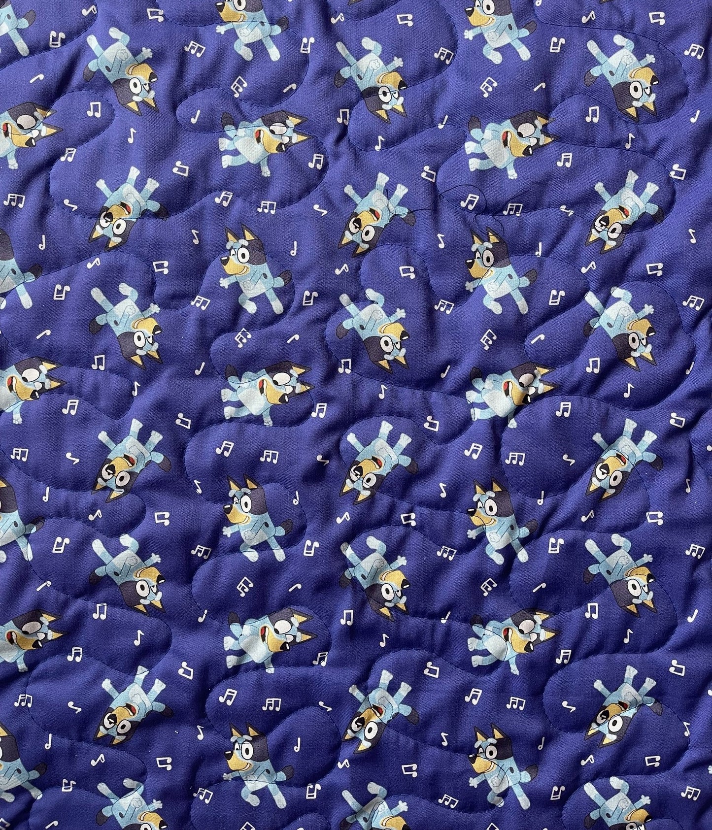 BLUEY CARTOON INSPIRED DANCING & MUSICAL NOTES Quilted Blanket