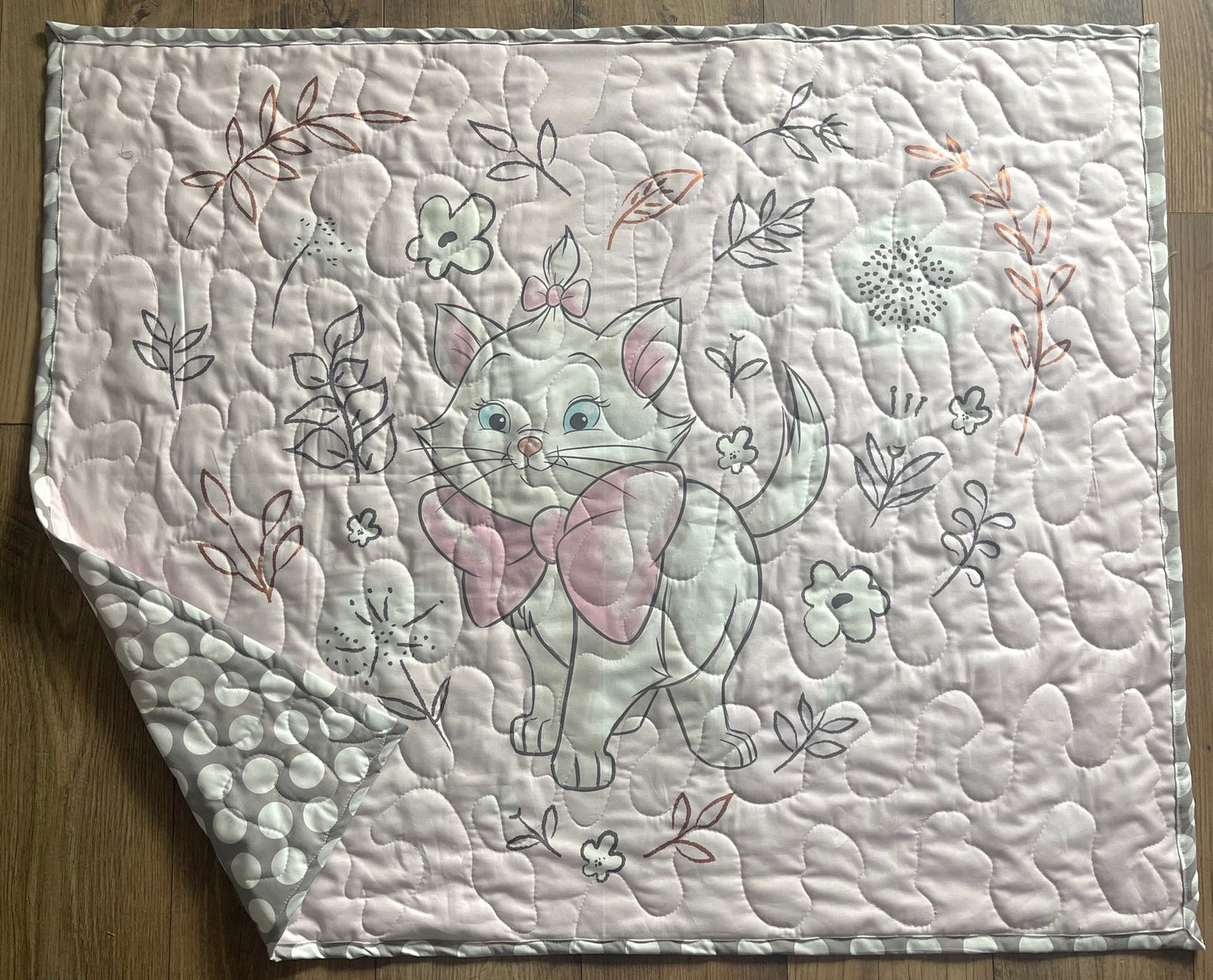 WALT DISNEY PRODUCTIONS THE ARISTOCATS Inspired MARIE Quilted Blanket