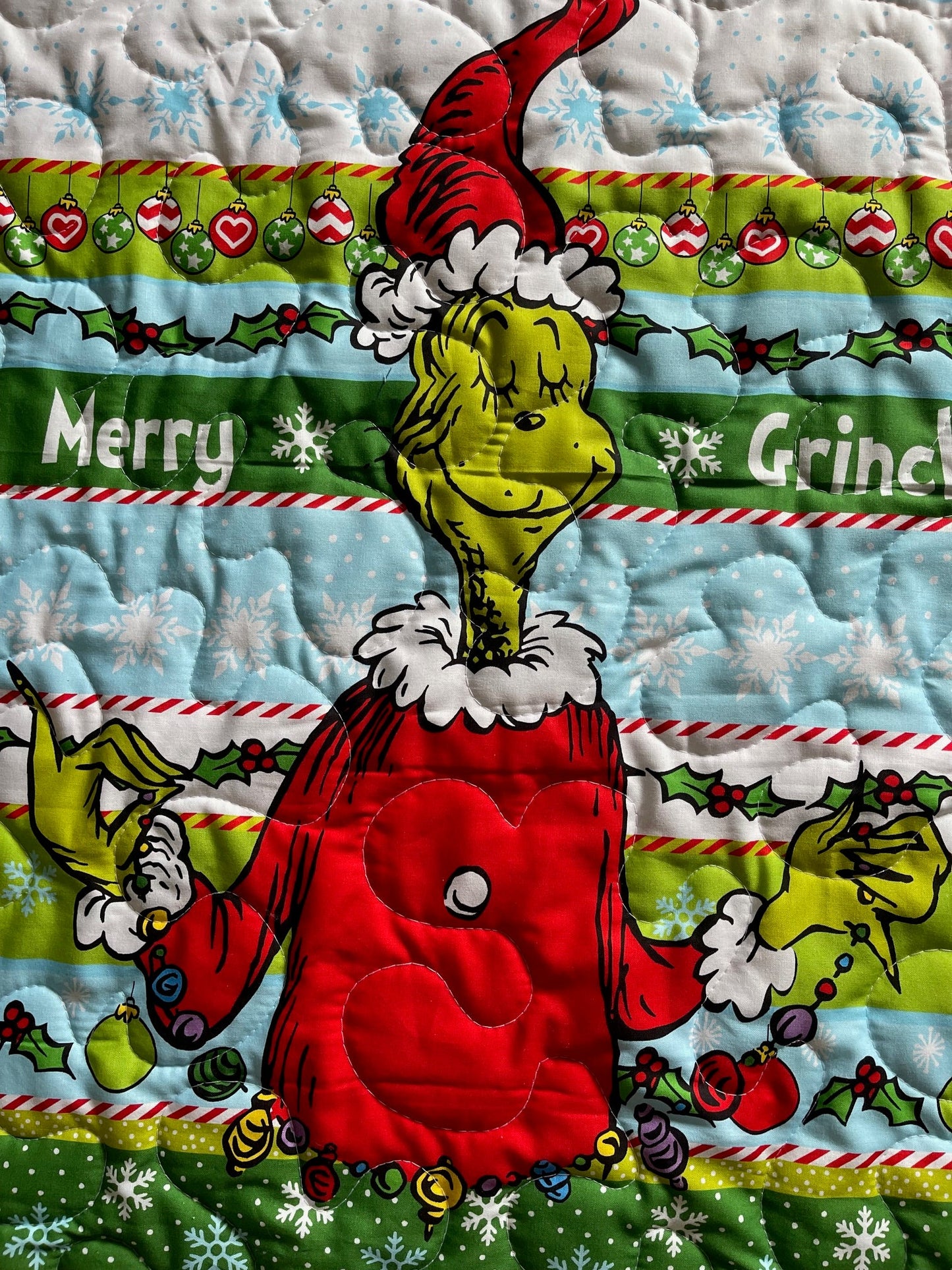 DR SEUSS HOW THE GRINCH STOLE CHRISTMAS Inspired Quilted Blanket MERRY GRINCHMAS!