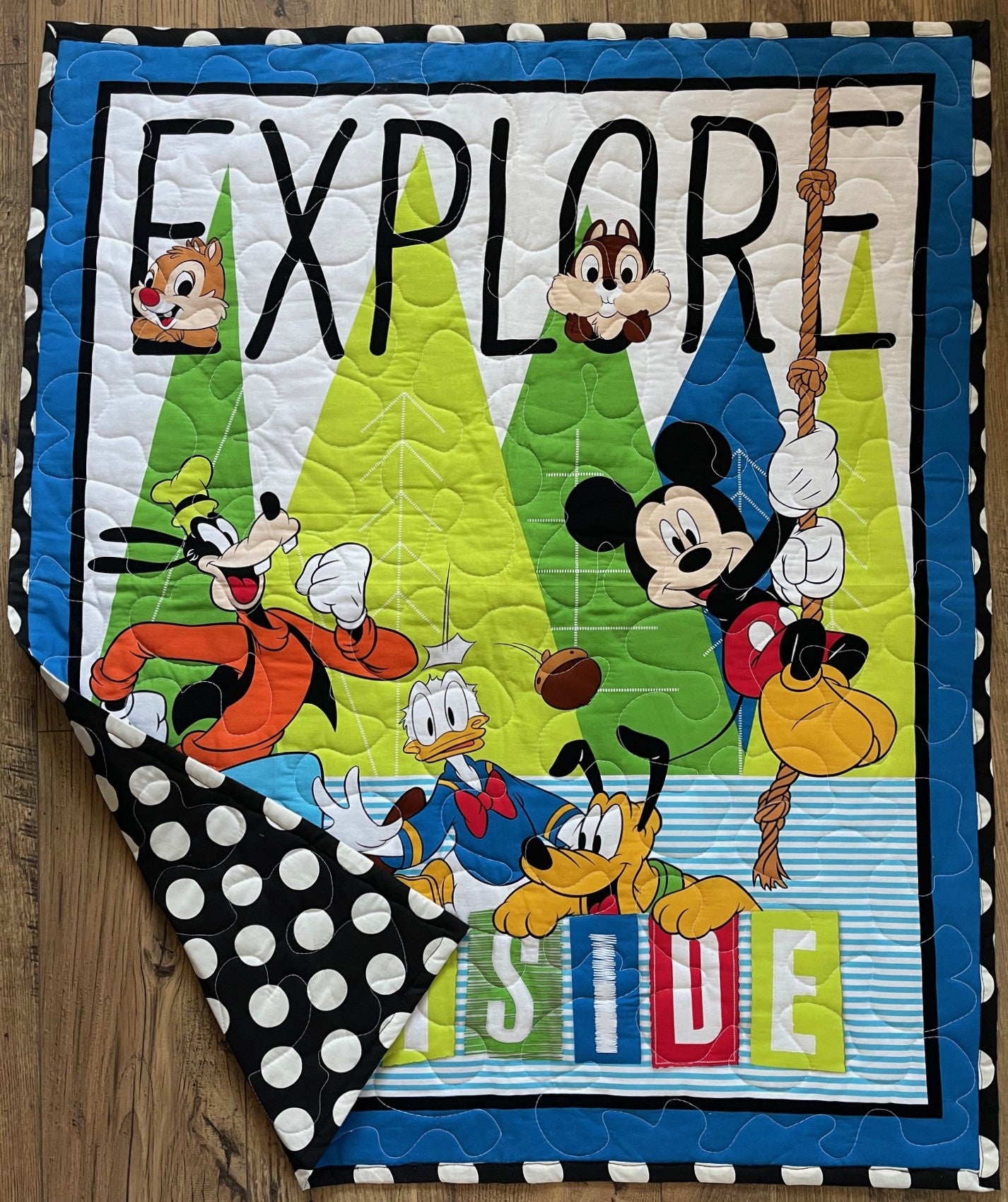 EXPLORE OUTSIDE MICKEY MOUSE, CHIP, DALE, PLUTO & GOOFY QUILTED BLANKET