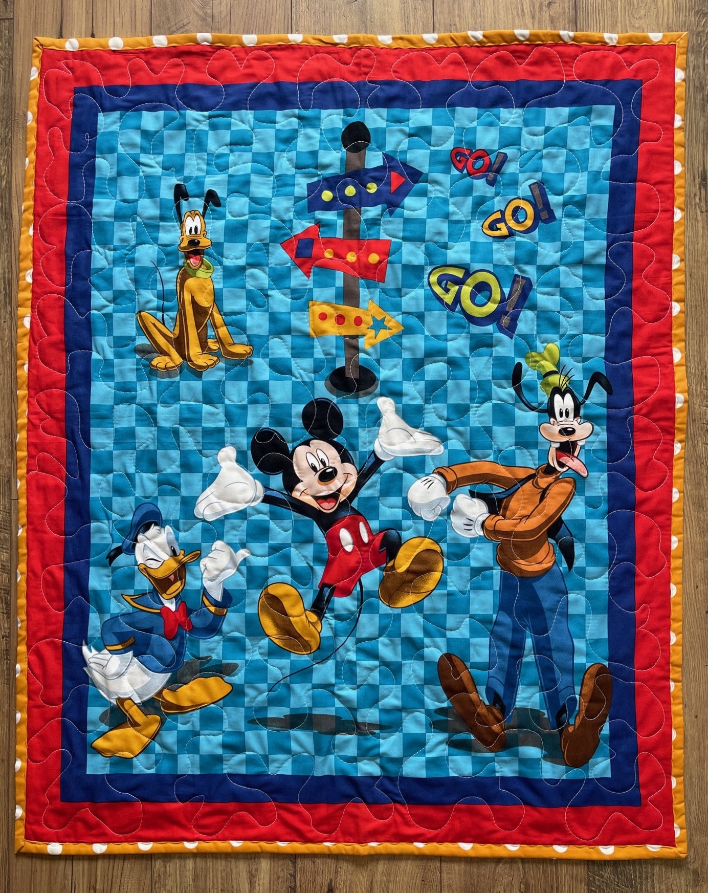 GO GO GO MICKEY MOUSE, PLUTO, GOOFY, DONALD DUCK QUILTED BLANKET