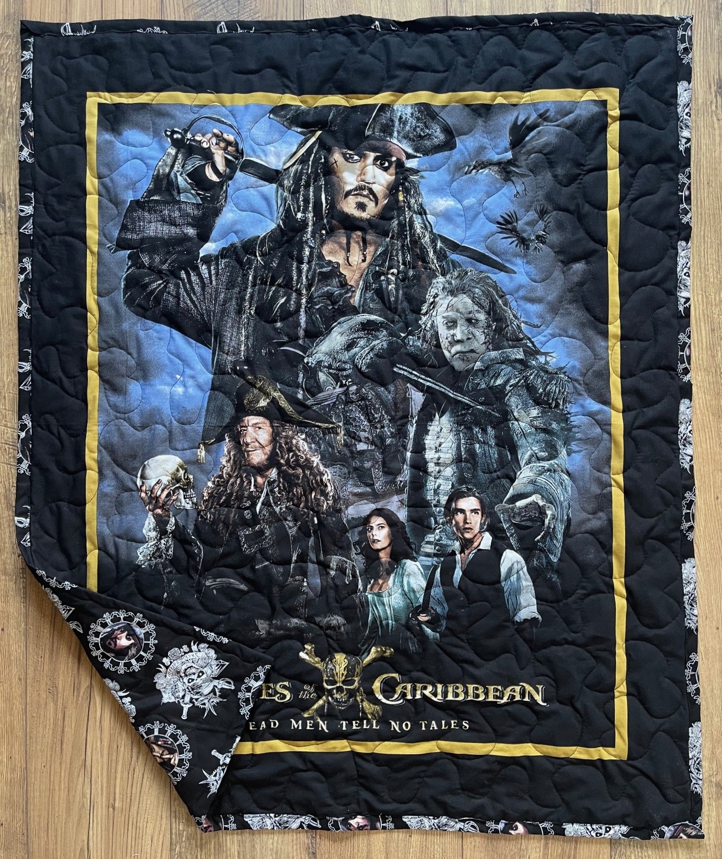 PIRATES OF THE CARIBBEAN "DEAD MEN TELL NO TALES" JACK SPARROW BACKING QUILTED BLANKET