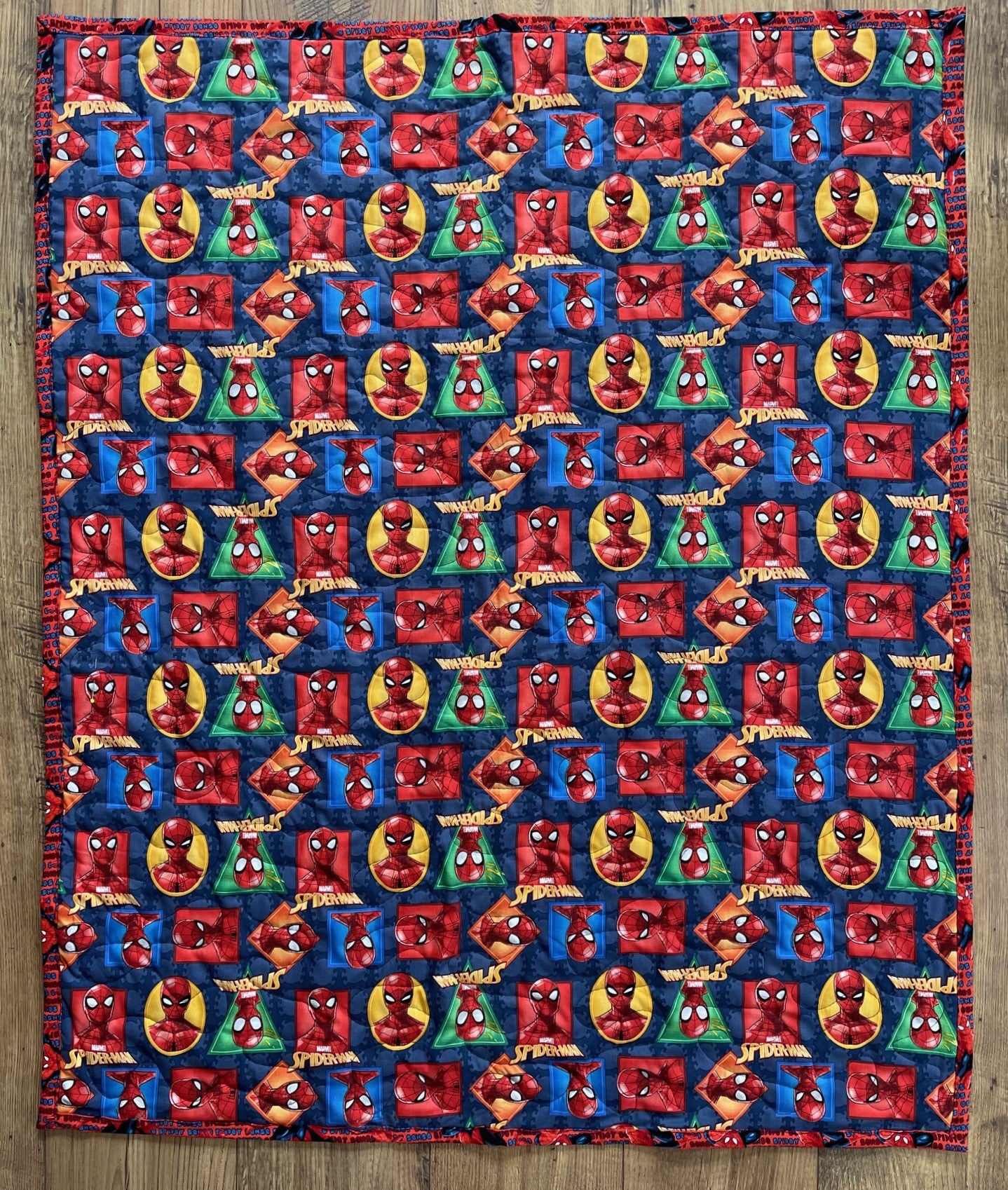 THE AMAZING SPIDER-MAN SPIDEY SENSE BADGE INSPIRED QUILTED BLANKET