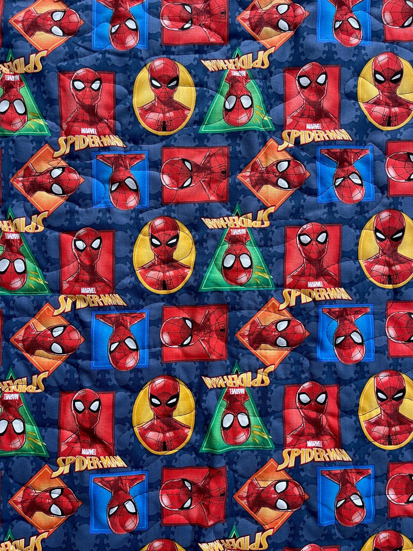 THE AMAZING SPIDER-MAN SPIDEY SENSE BADGE INSPIRED QUILTED BLANKET