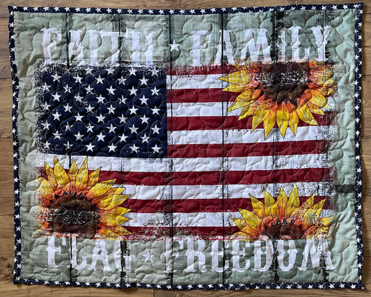 PATRIOTIC USA AMERICAN FLAG SUNFLOWERS *FAITH FAMILY FLAG FREEDOM* QUILTED BLANKET
