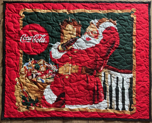 VINTAGE DRINK COCO COLA SANTA CLAUS INSPIRES Quilted Blanket