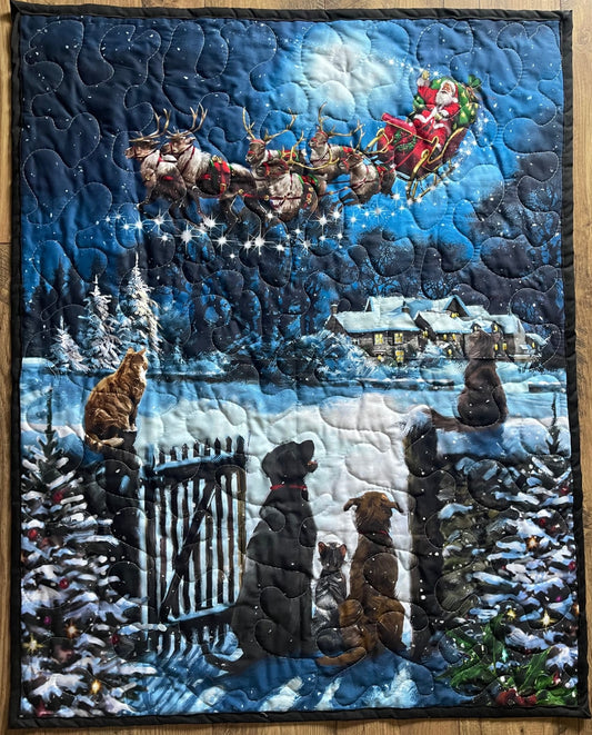 THE NIGHT BEFORE CHRISTMAS PUPS & CAT WATCHING SANTA Quilted Blanket
