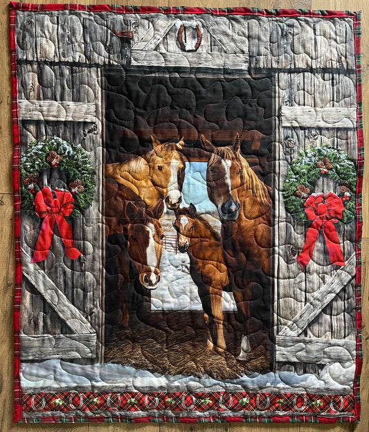 HAY IT'S CHRISTMAS! BEAUTIFUL HORSES IN THE BARN QUILTED BLANKET