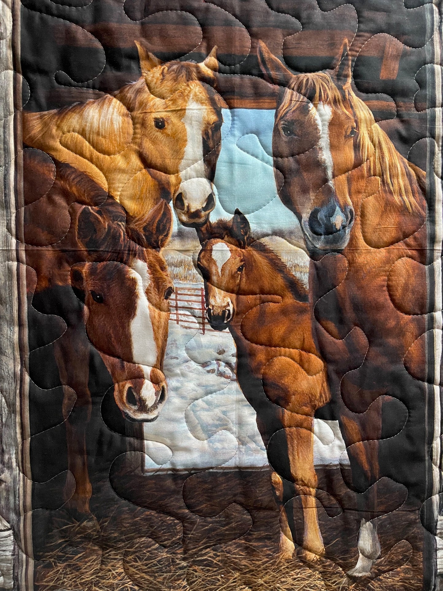 HAY IT'S CHRISTMAS! BEAUTIFUL HORSES IN THE BARN QUILTED BLANKET