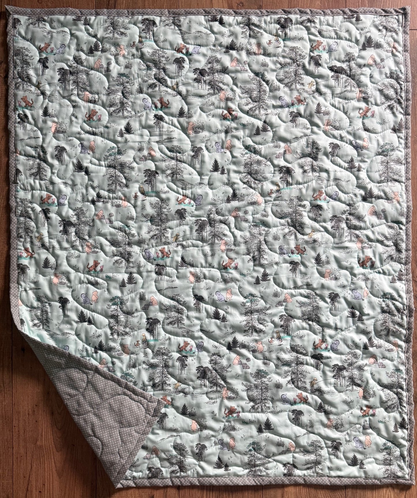 VINTAGE CLASSIC WINNIE THE POOH CHARACTERS GREEN INSPIRED QUILTED BLANKET