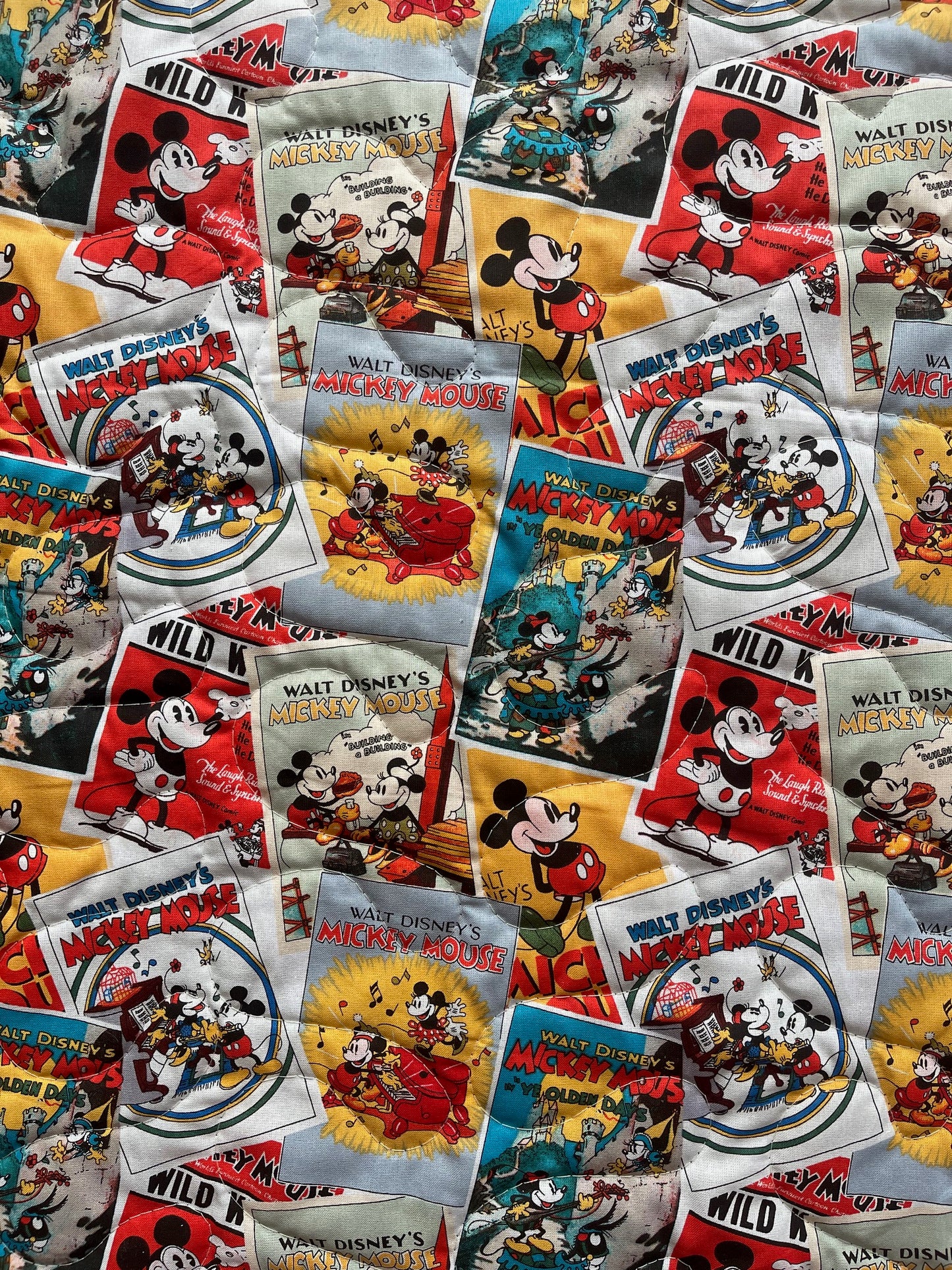 MICKEY MOUSE & MINNIE MOUSE POSTERS Inspired Quilted Blanket