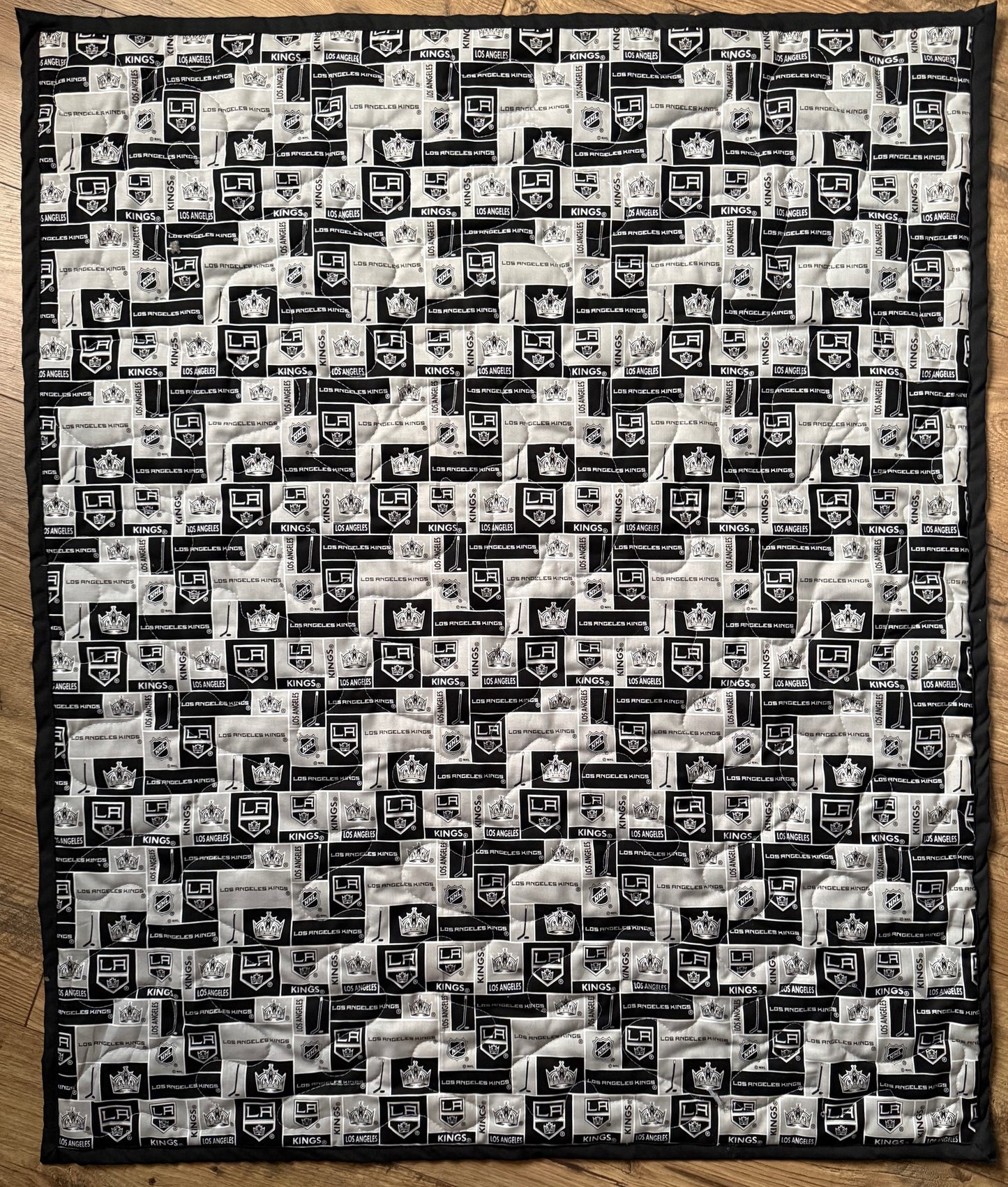 LA KINGS ICE HOCKEY INSPIRED QUILTED BLANKET