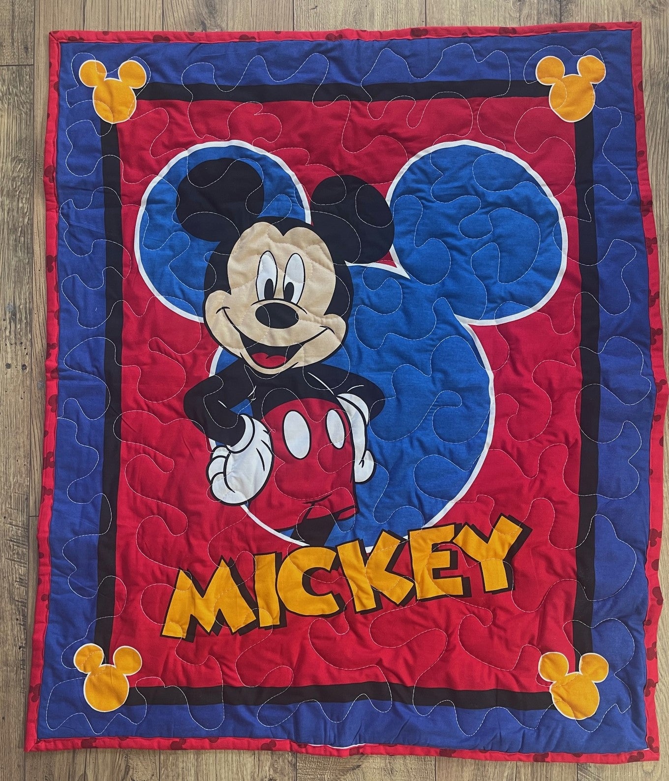 MICKEY MOUSE INSPIRED QUILTED BLANKET PRIMARY COLORS