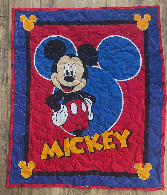 MICKEY MOUSE INSPIRED QUILTED BLANKET PRIMARY COLORS