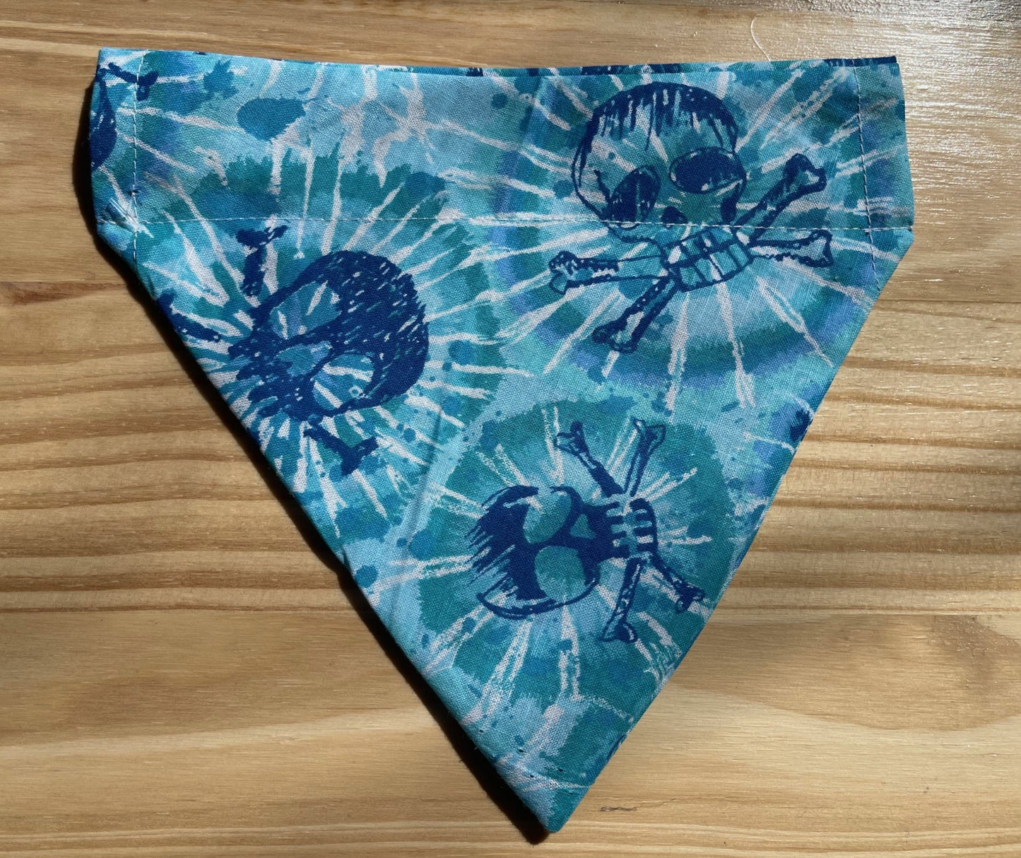TIE DYE BLUE SKULL FABRIC CAT AND DOG BANDANAS Easy Slide over Collar