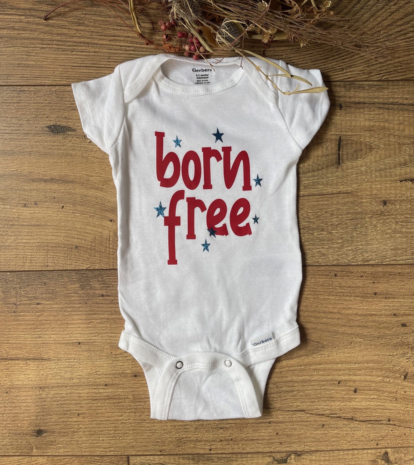 BORN FREE PATRIOTIC Infant Baby Onesie Bodysuit Outfit