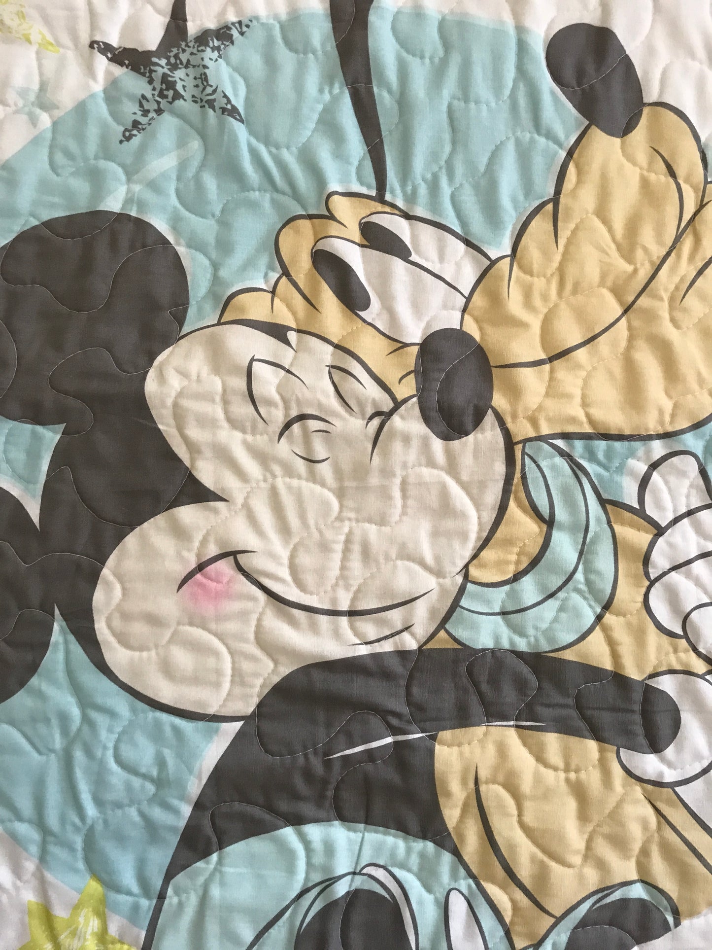MICKEY MOUSE & PLUTO HUGS INSPIRED QUILTED BLANKET