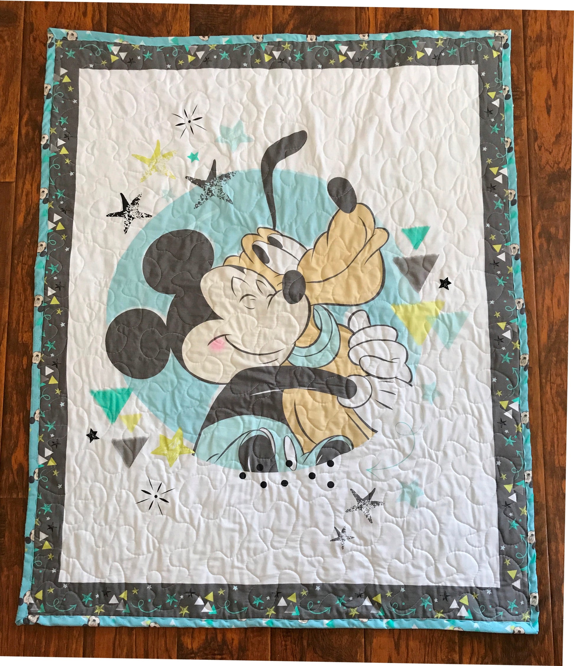 MICKEY MOUSE & PLUTO HUGS INSPIRED QUILTED BLANKET