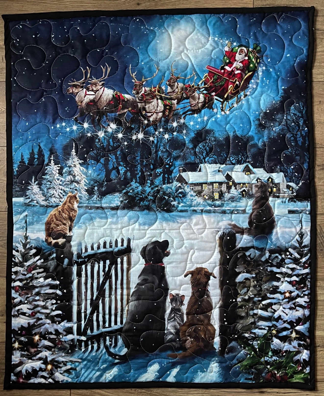 CHRISTMAS EVE DOGS & CATS SEE SANTA CLAUS QUILTED BLANKET