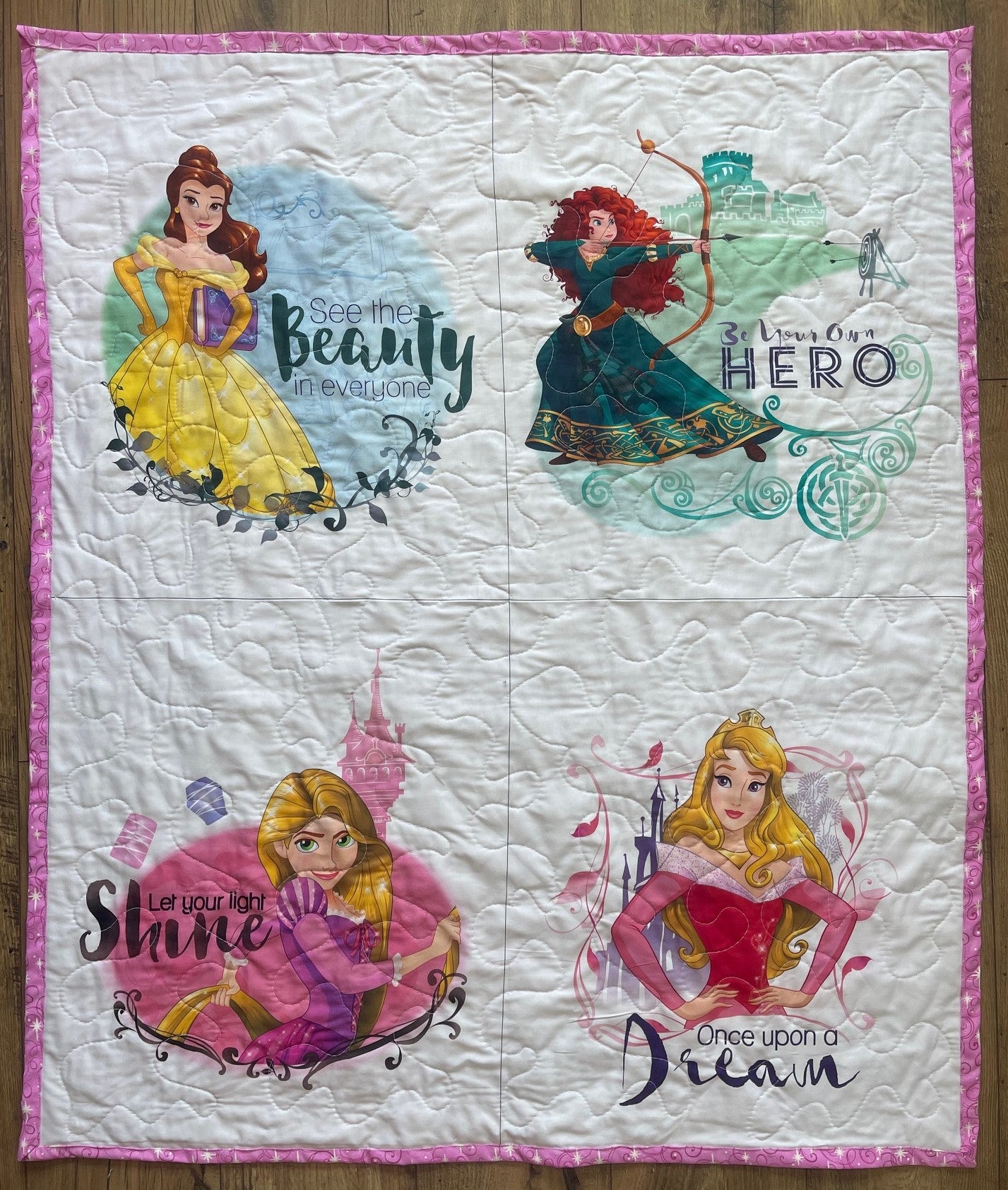 PRINCESSES, BELLE, MERIDA, RAPUNZEL & AURORA SLEEPING BEAUTY INSPIRED QUILTED BLANKET