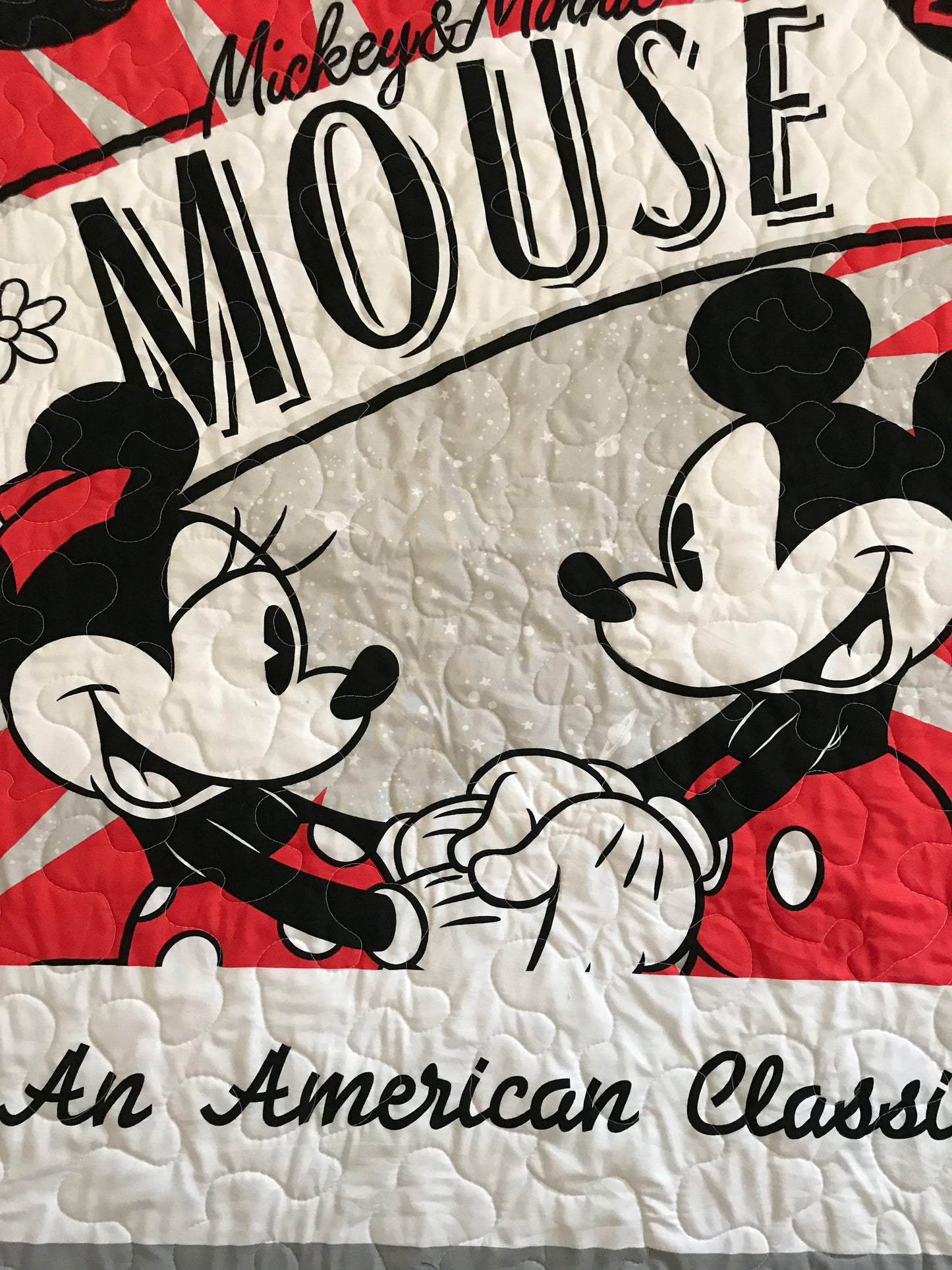 MICKEY MOUSE & MINNIE MOUSE 1928 AN AMERICAN CLASSIC QUILTED BLANKET