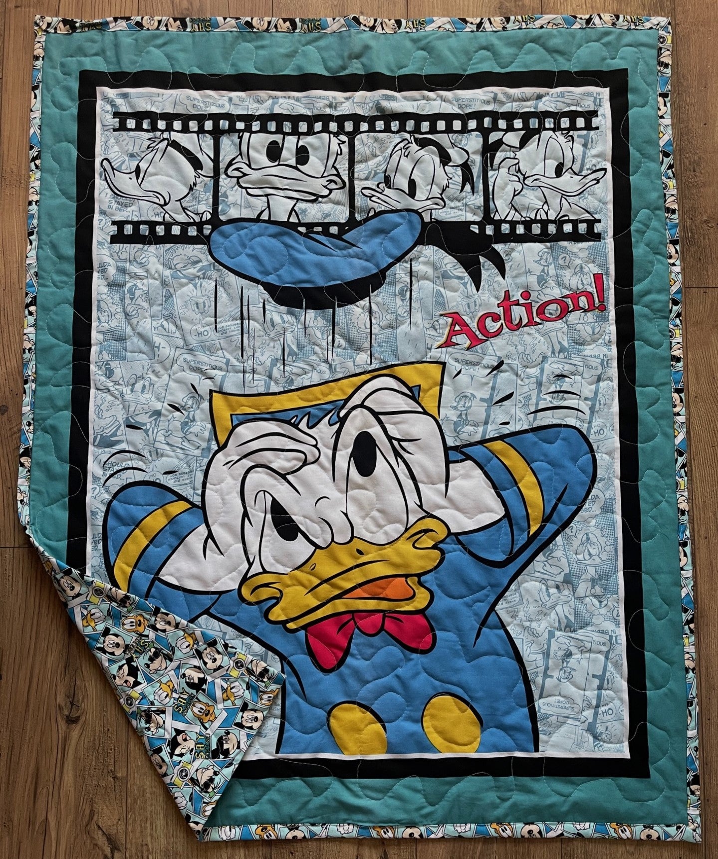 DISNEY DONALD DUCK "ACTION" MICKEY MOUSE, PLUTO & GOOFY INSPIRED QUILTED BLANKET