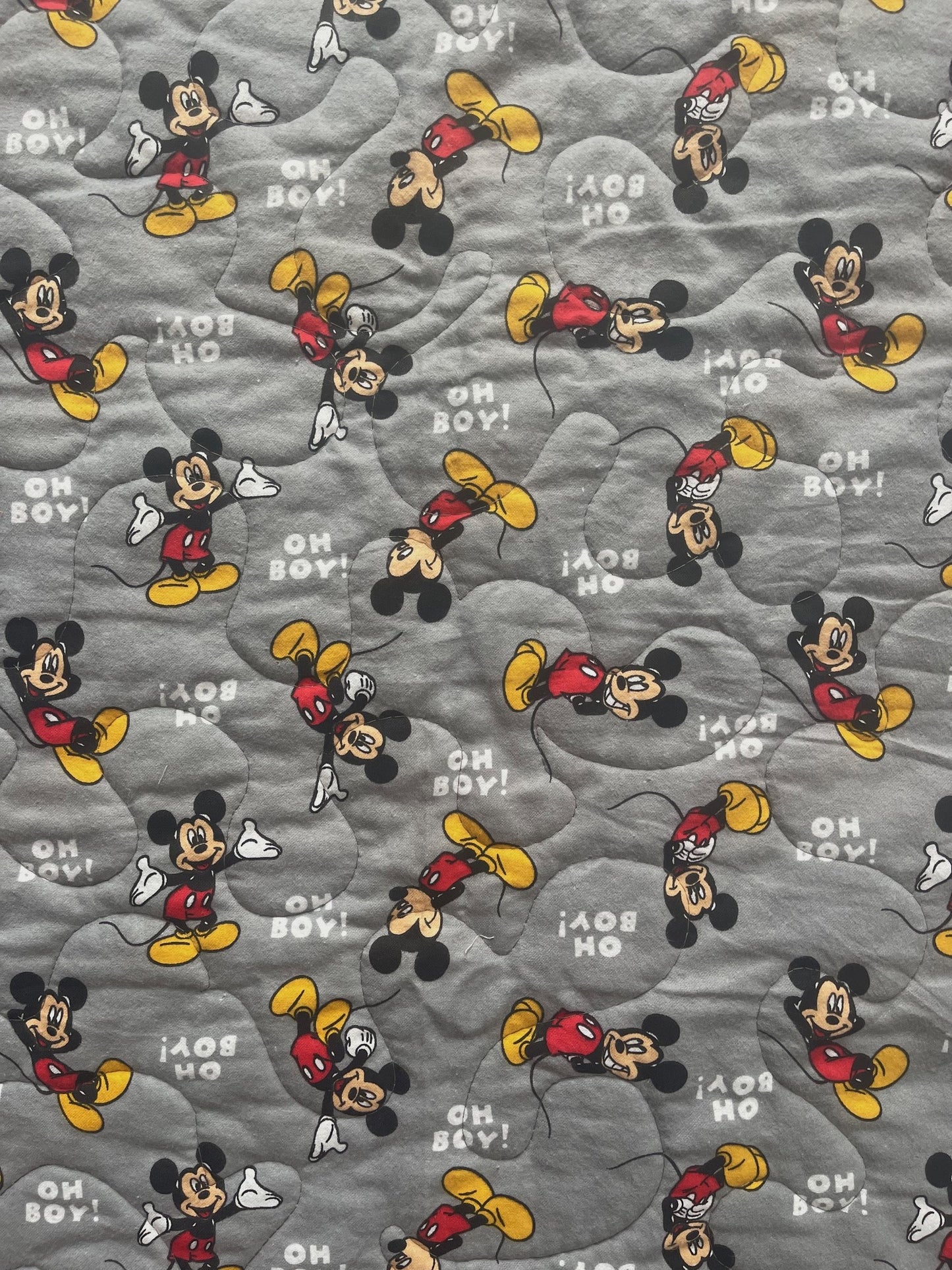 DISNEY CLASSIC MICKEY MOUSE 36"X44" QUILTED BLANKET with Soft Flannel backing