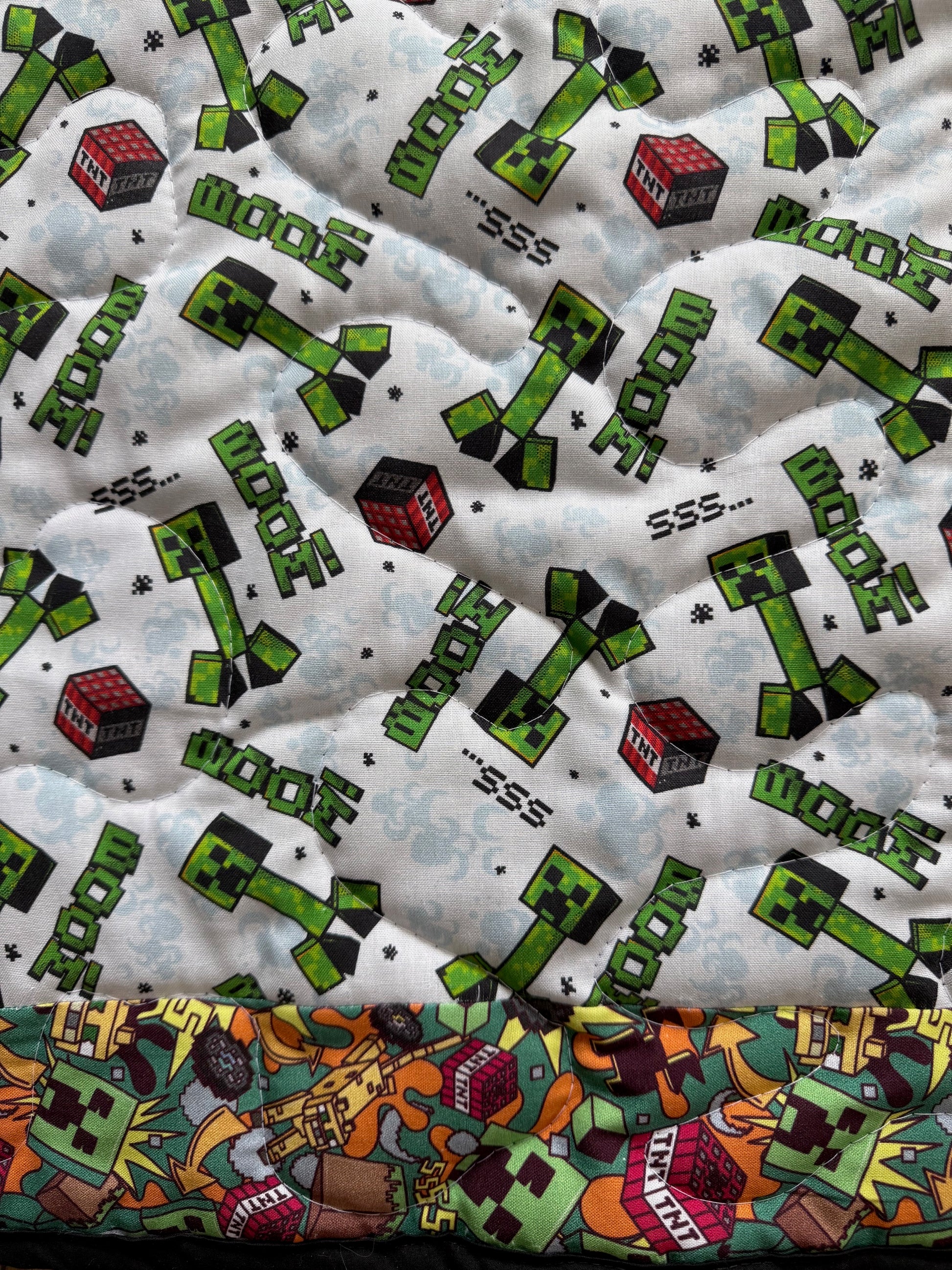 MINECRAFT BOOM! VIDEO GAME QUILTED BLANKET