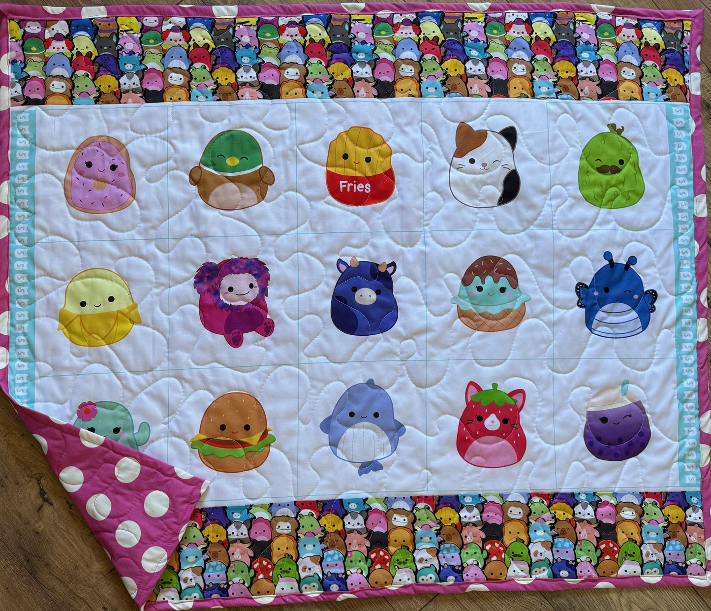 SQUISHMALLOWS PLUSH TOYS INSPIRED QUILTED BLANKET Pink with white dots backing