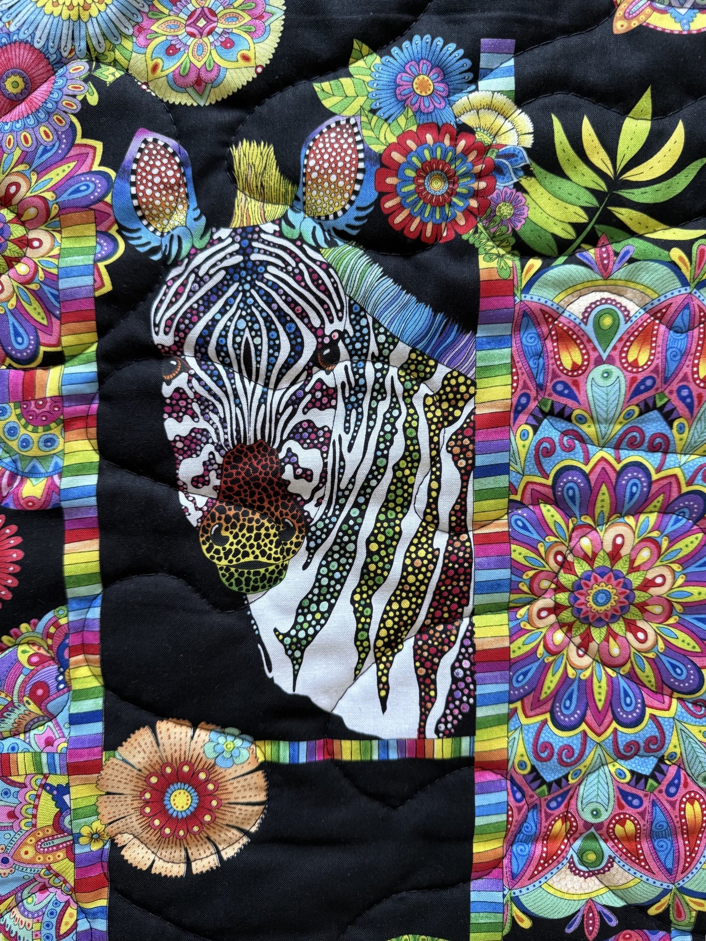 SAFARI ANIMALS BRIGHT MOZIAC ABSTRACT LION, GIRAFFE & ZEBRA QUILTED BLANKET