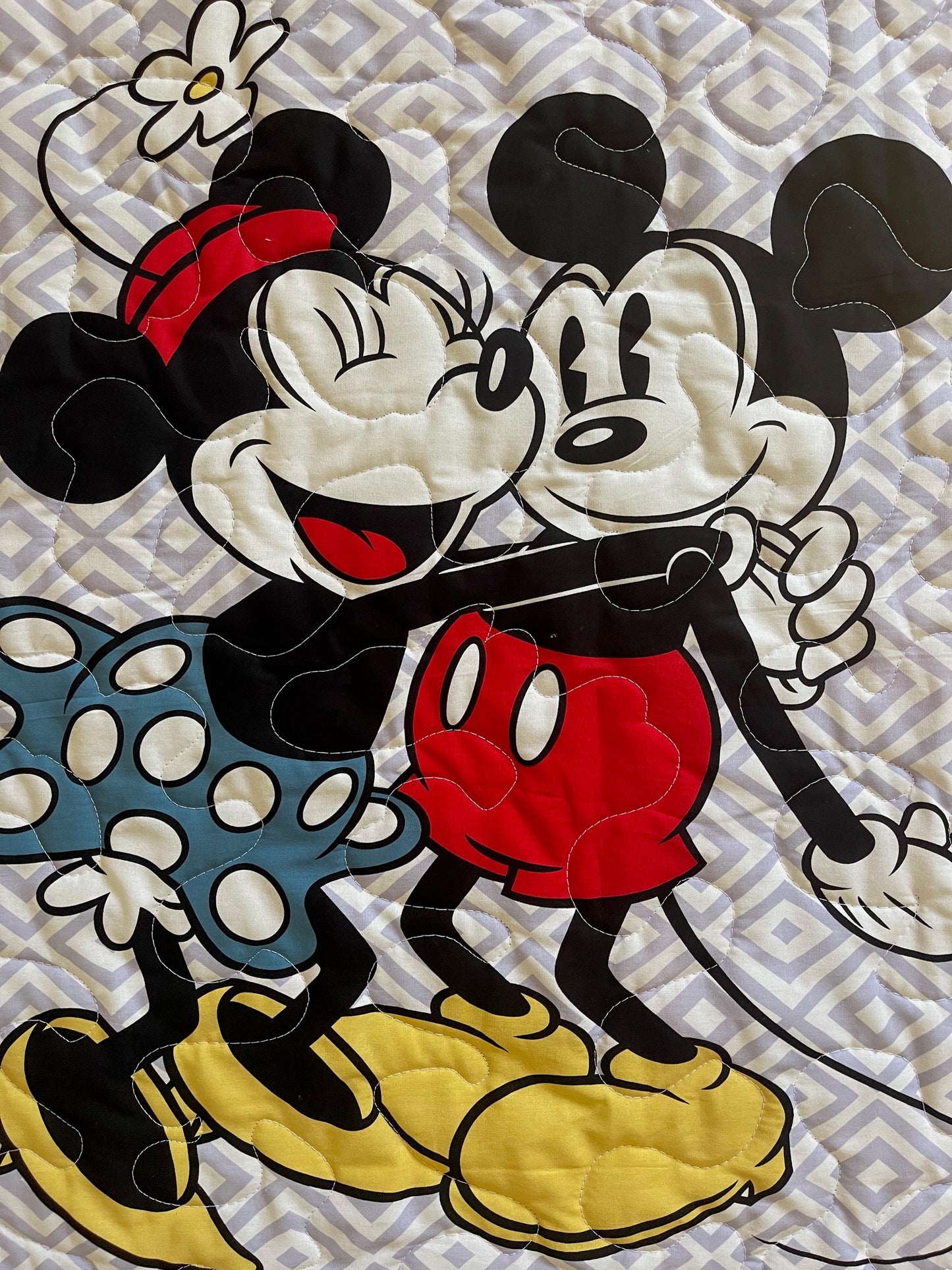 DISNEY MICKEY MOUSE & MINNIE MOUSE Inspired Quilted Blanket