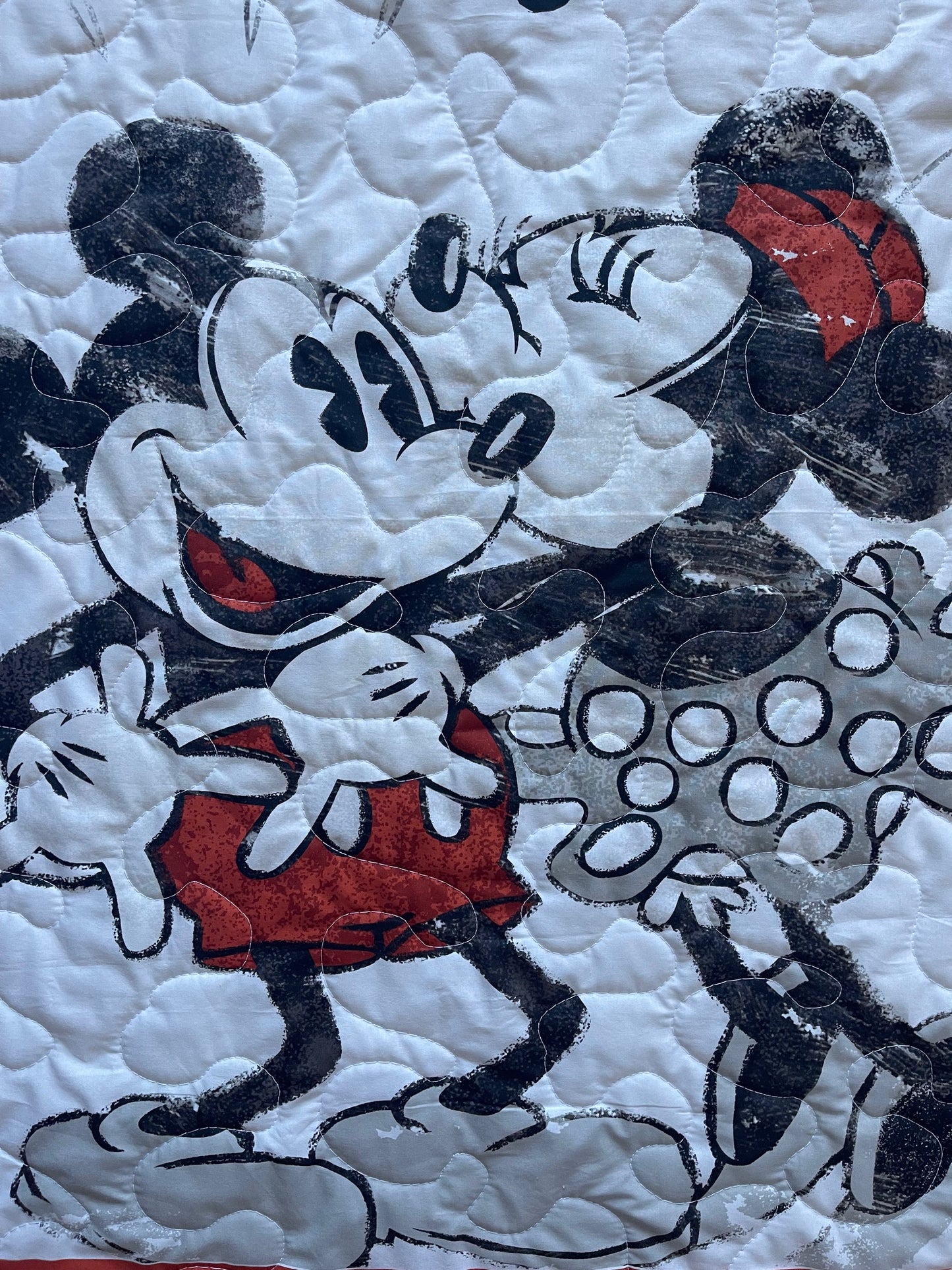 DISNEY MICKEY MOUSE & MINNIE MOUSE *LOVE* Inspired Quilted Blanket with Soft Flannel Backing