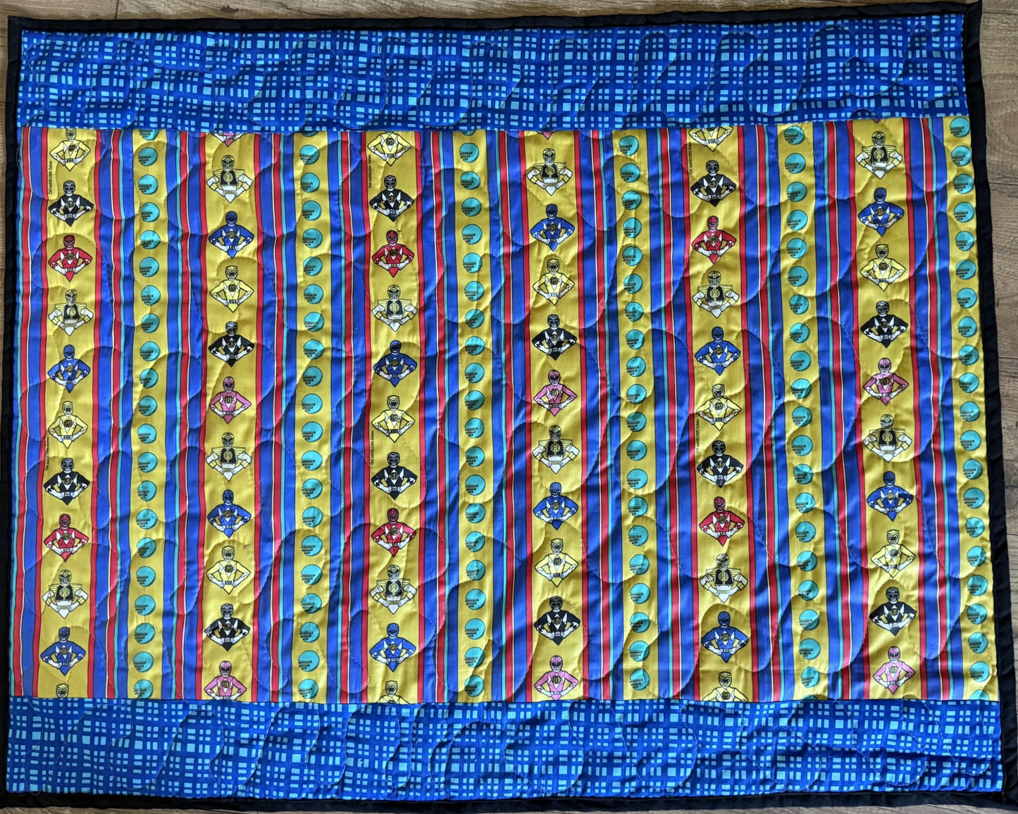 GO GO POWER RANGERS 90'S SUPERHEROES QUILTED BLANKET