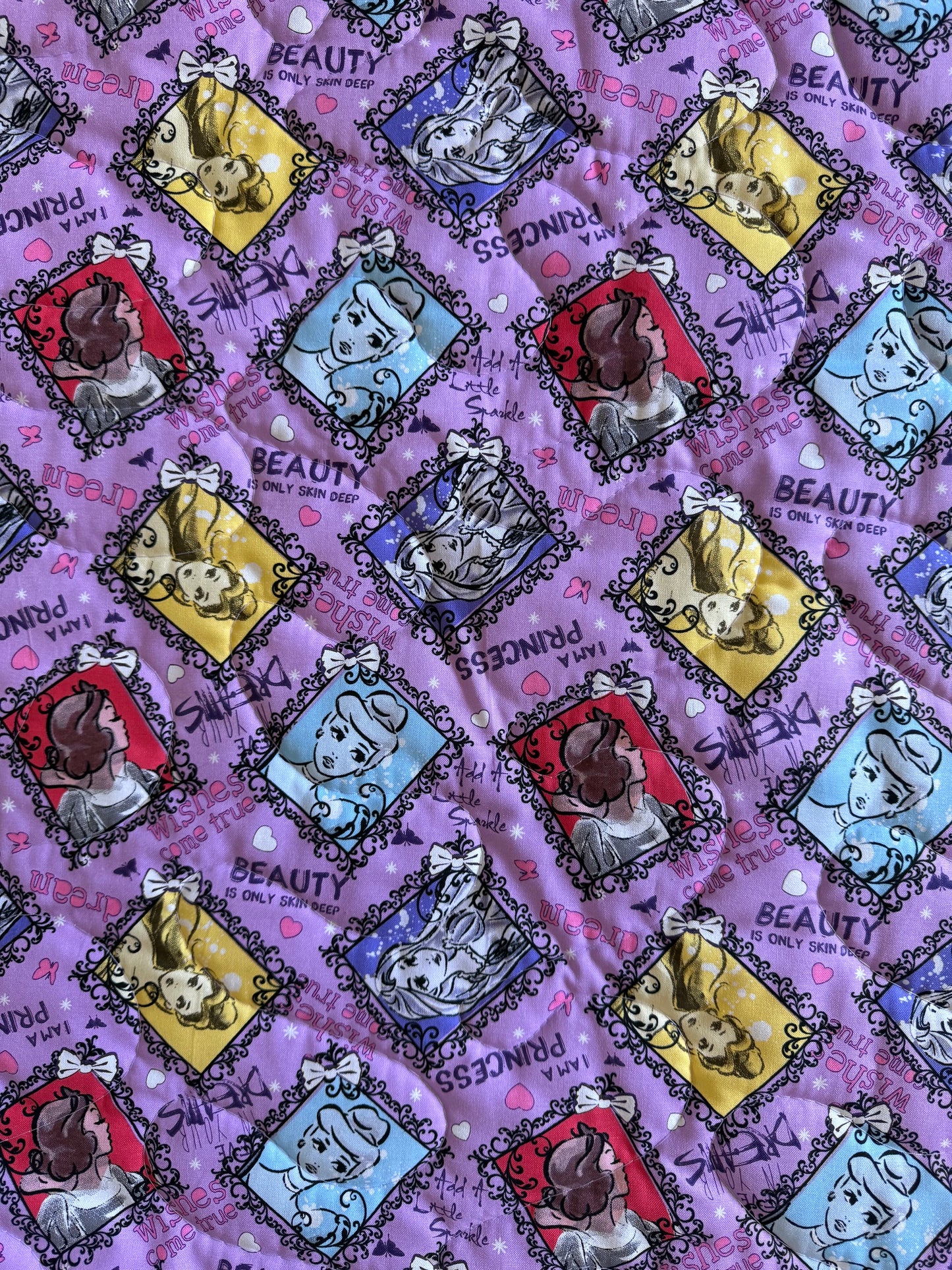 PRINCESSES BELLE, MERIDA, RAPUNZEL, AURORA REVERSIBLE Quilted Blanket