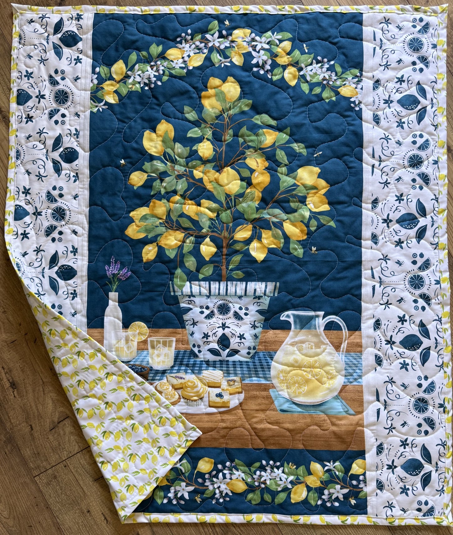 LEMON FESTIVAL SQUEEZE OF THE DAY LEMON TREE QUILTED BLANKET FOR ALL AGES