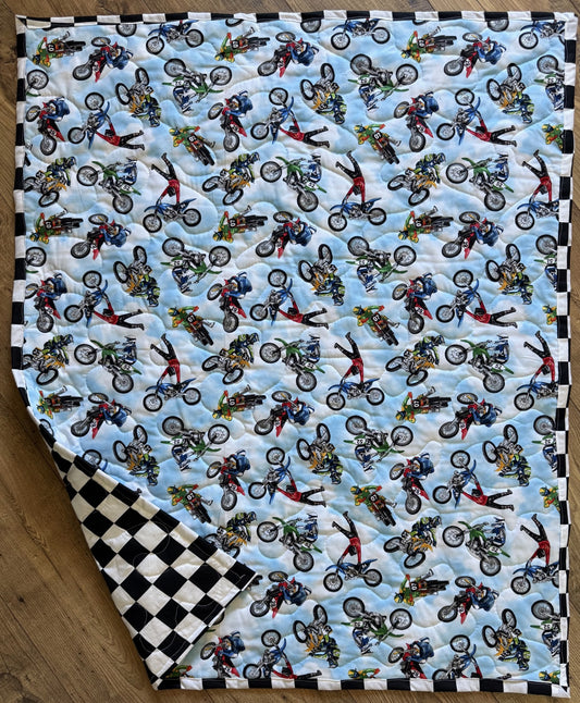 MOTORCYCLE FREE STYLE STUNTSDIRT BIKE RIDER MOTORCROSS Quilted Blanket