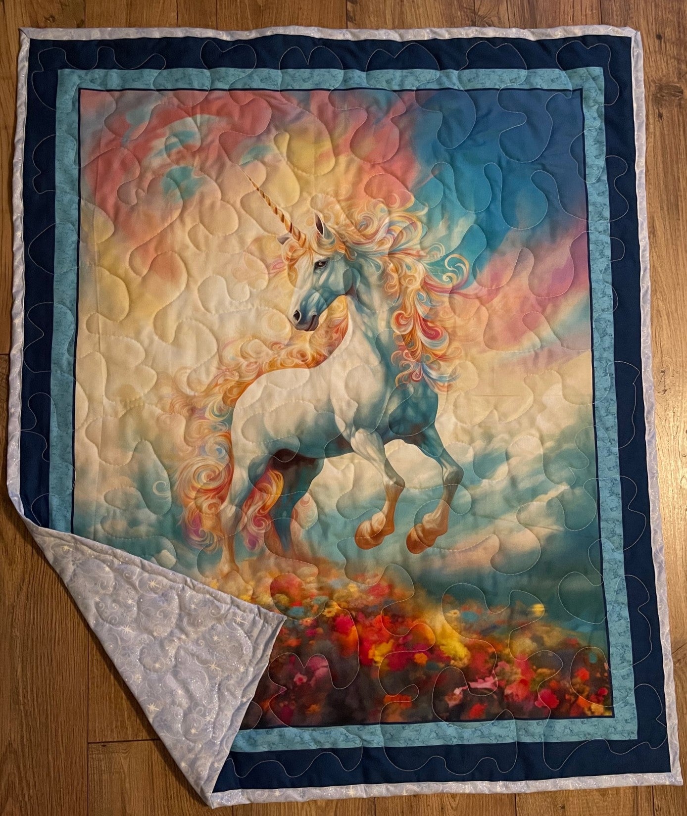 BEAUTIFUL UNICORN IN PARADISE QUILT BLANKET WITH SHIMMERY GLITTER BACKING FABRIC